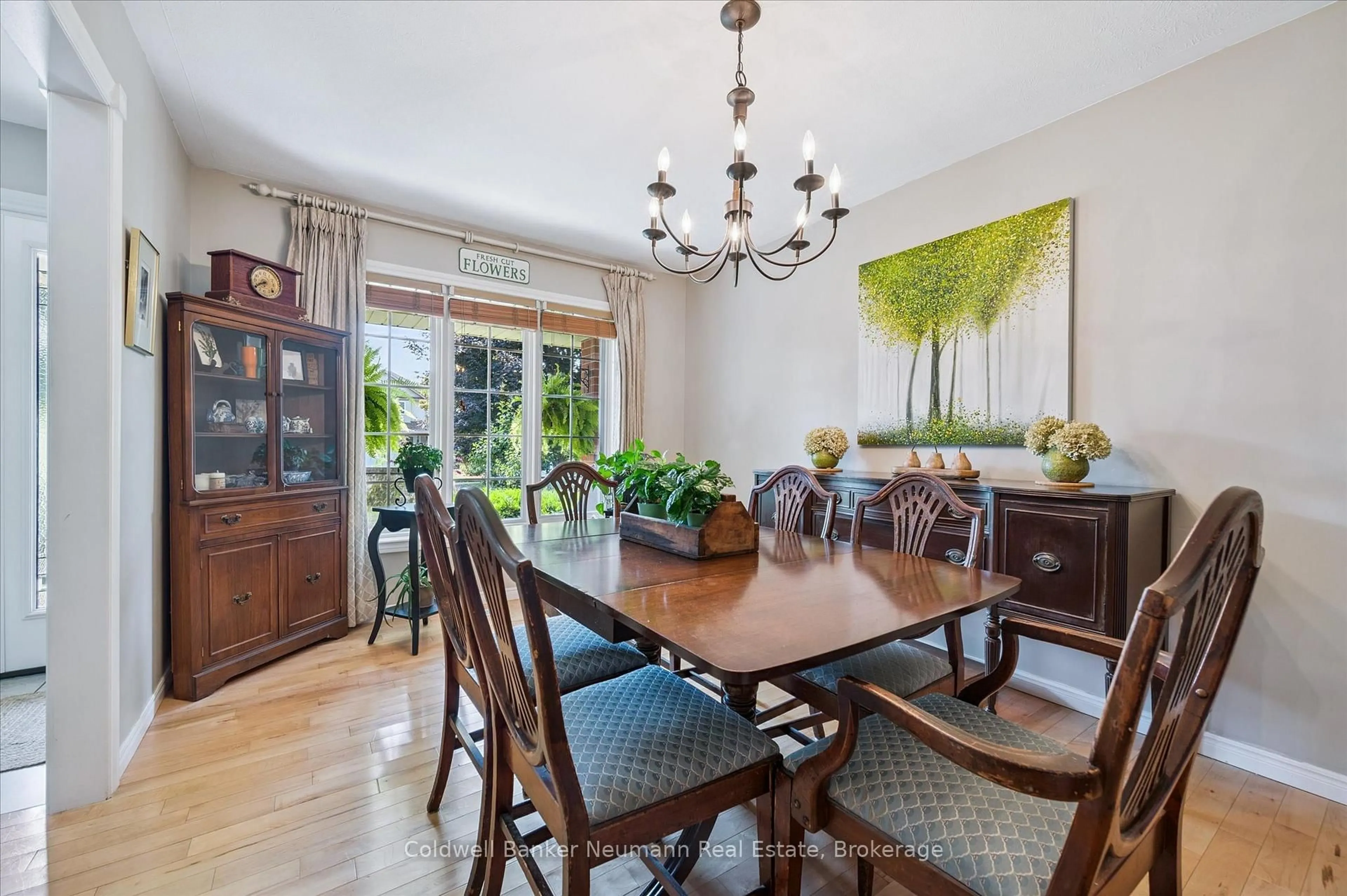 Dining room, wood/laminate floor for 56 Hayward Cres, Guelph Ontario N1G 5A3
