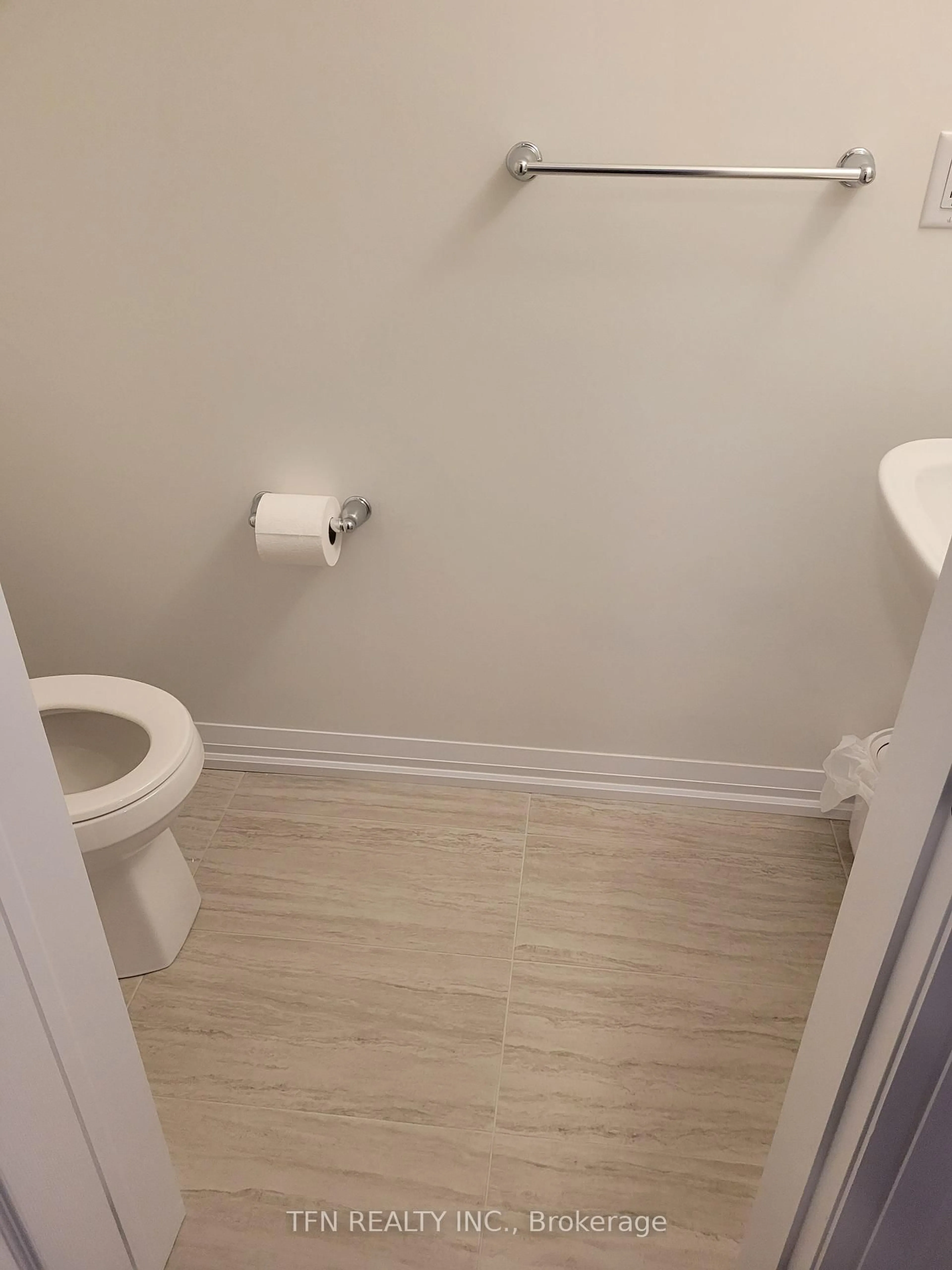 A pic of a room for 389 Conklin Rd #26, Brantford Ontario N3T 0Y3