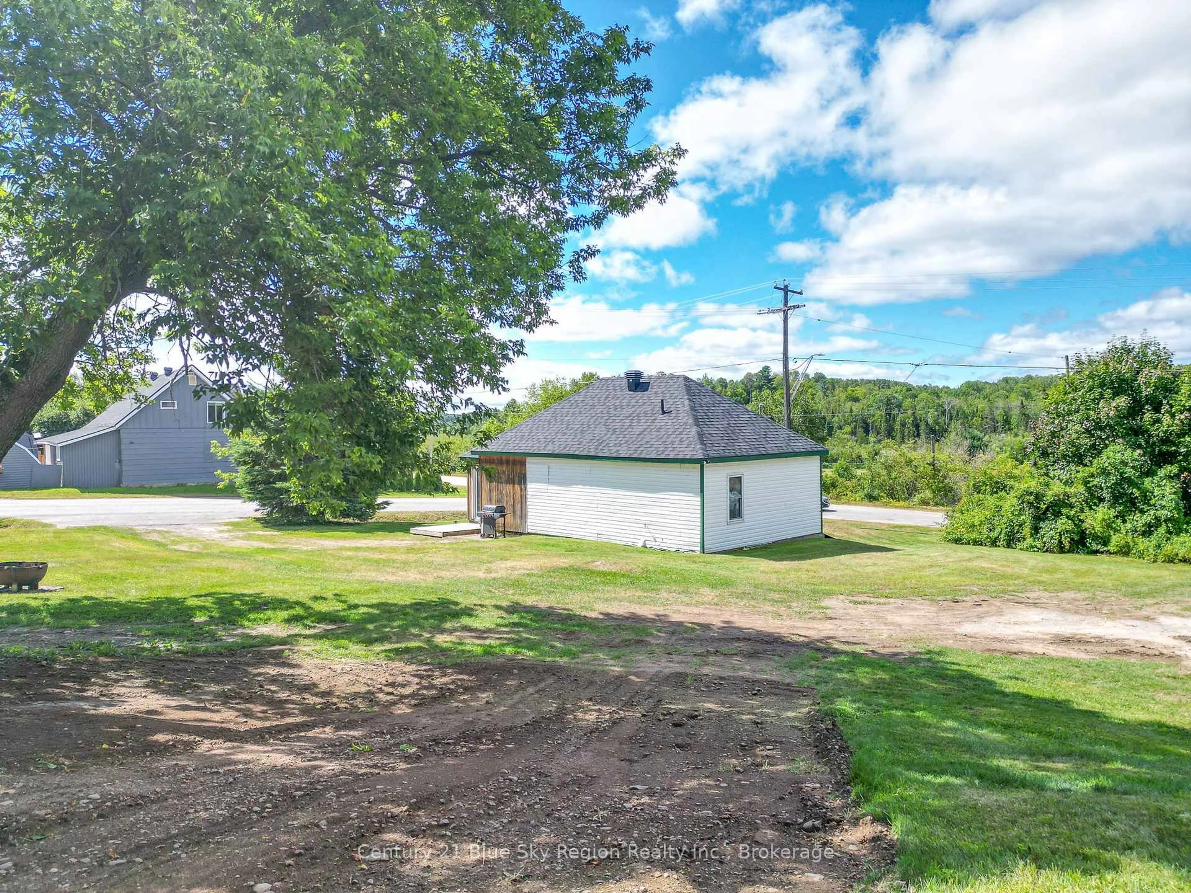 A pic from outside/outdoor area/front of a property/back of a property/a pic from drone, unknown for 101 Boisvert St, Bonfield Ontario P0H 1E0