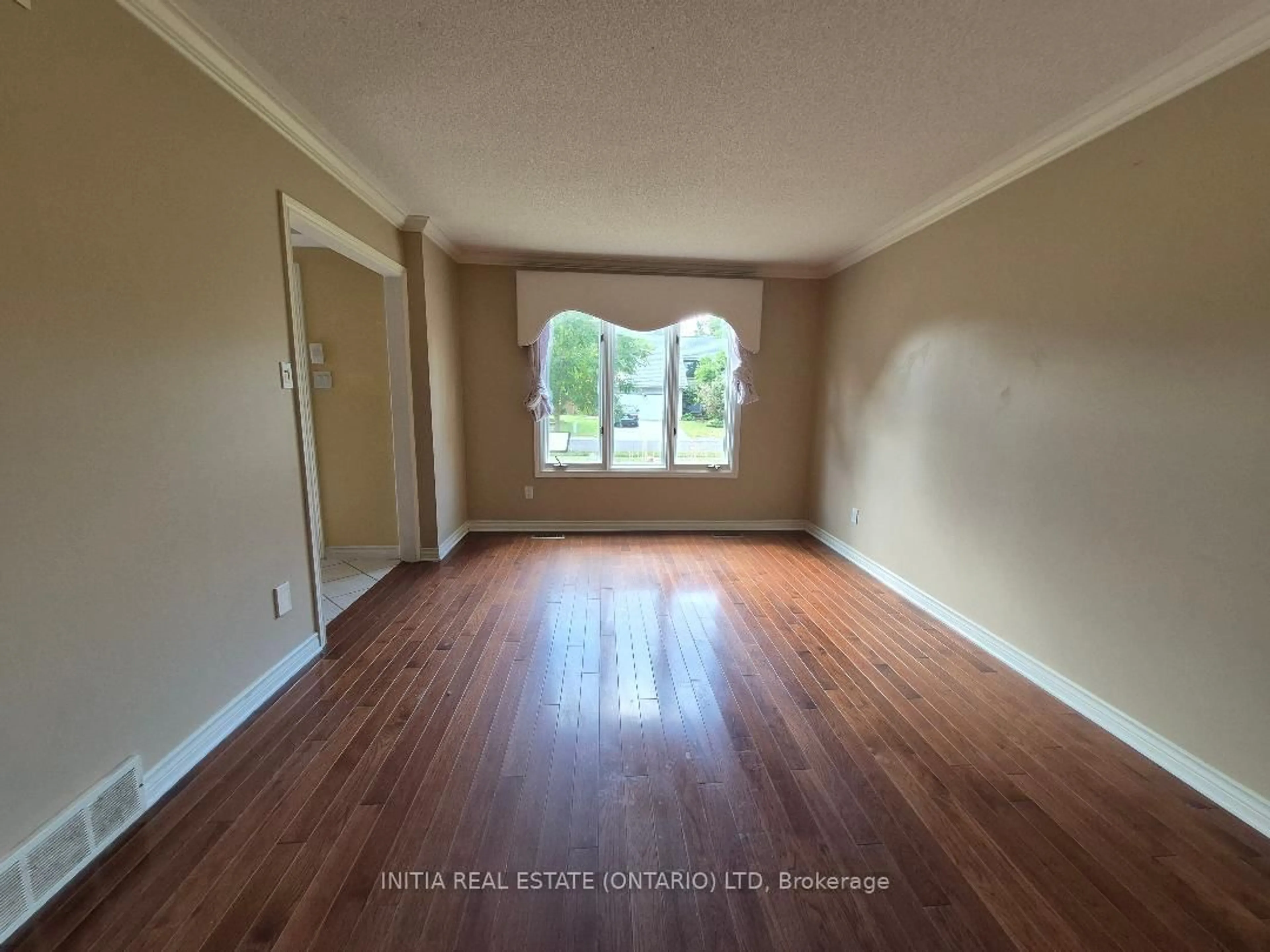 A pic of a room for 95 Wendy Cres, London North Ontario N5X 3K1