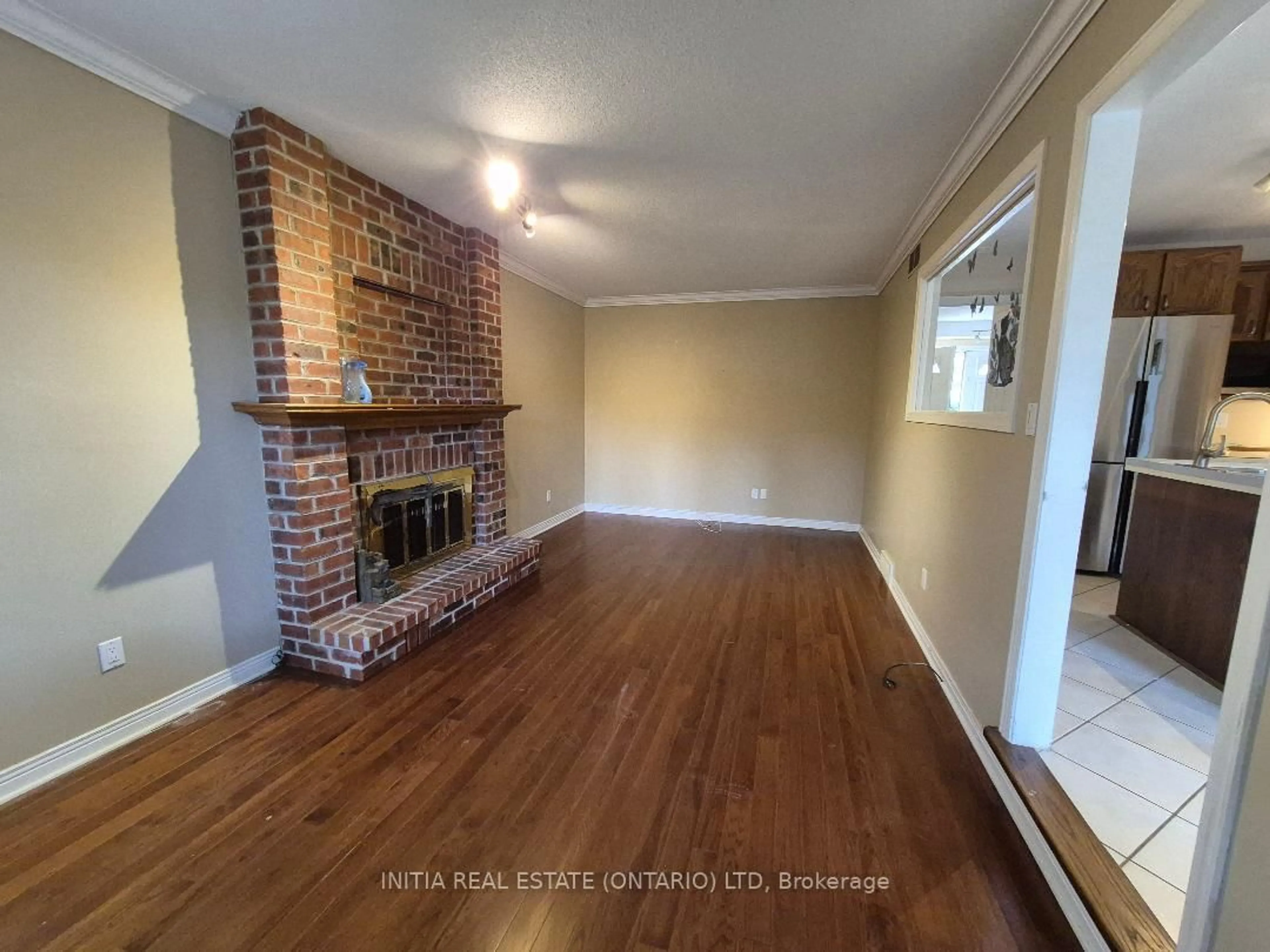 A pic of a room for 95 Wendy Cres, London North Ontario N5X 3K1
