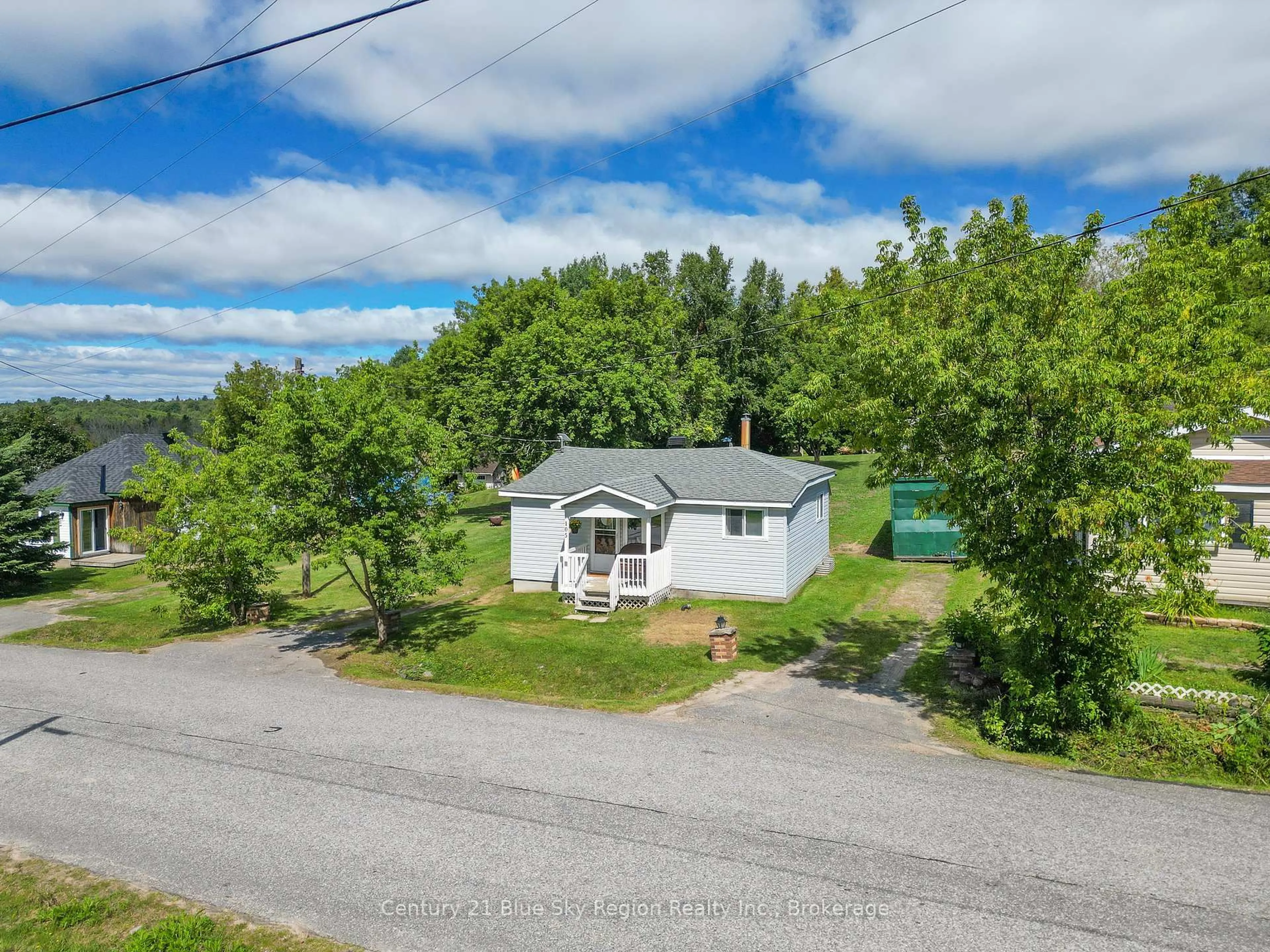 A pic from outside/outdoor area/front of a property/back of a property/a pic from drone, street for 105 Boisvert St, Bonfield Ontario P0H 1E0