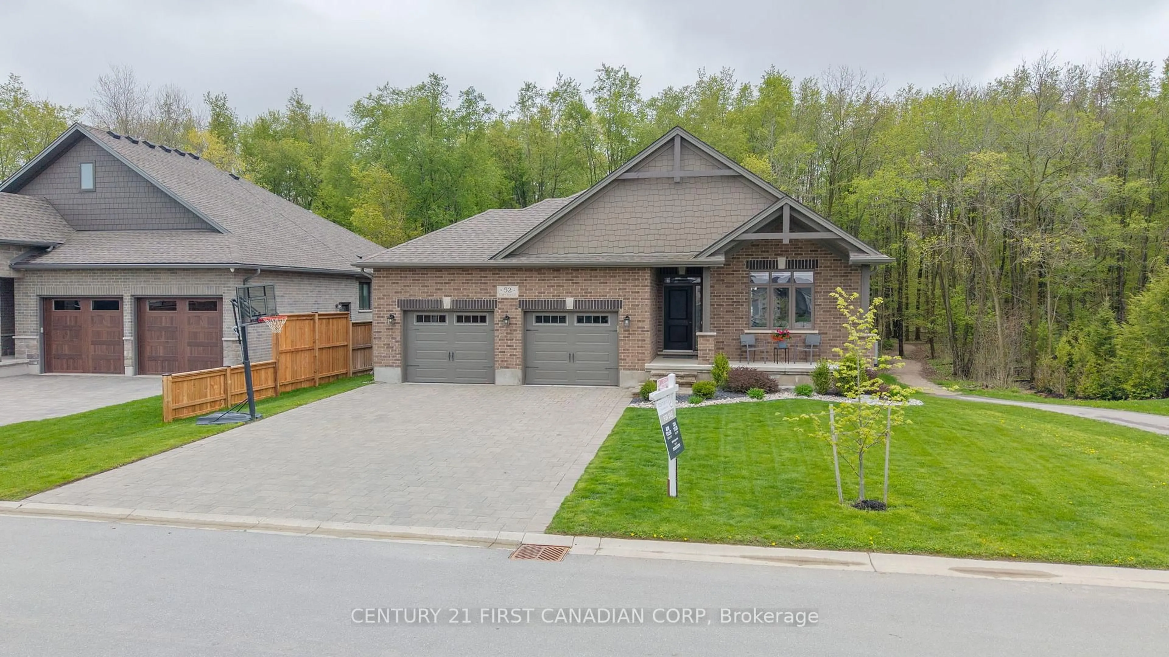 Home with brick exterior material, street for 52 Kemp Cres, Strathroy-Caradoc Ontario N7G 0G3
