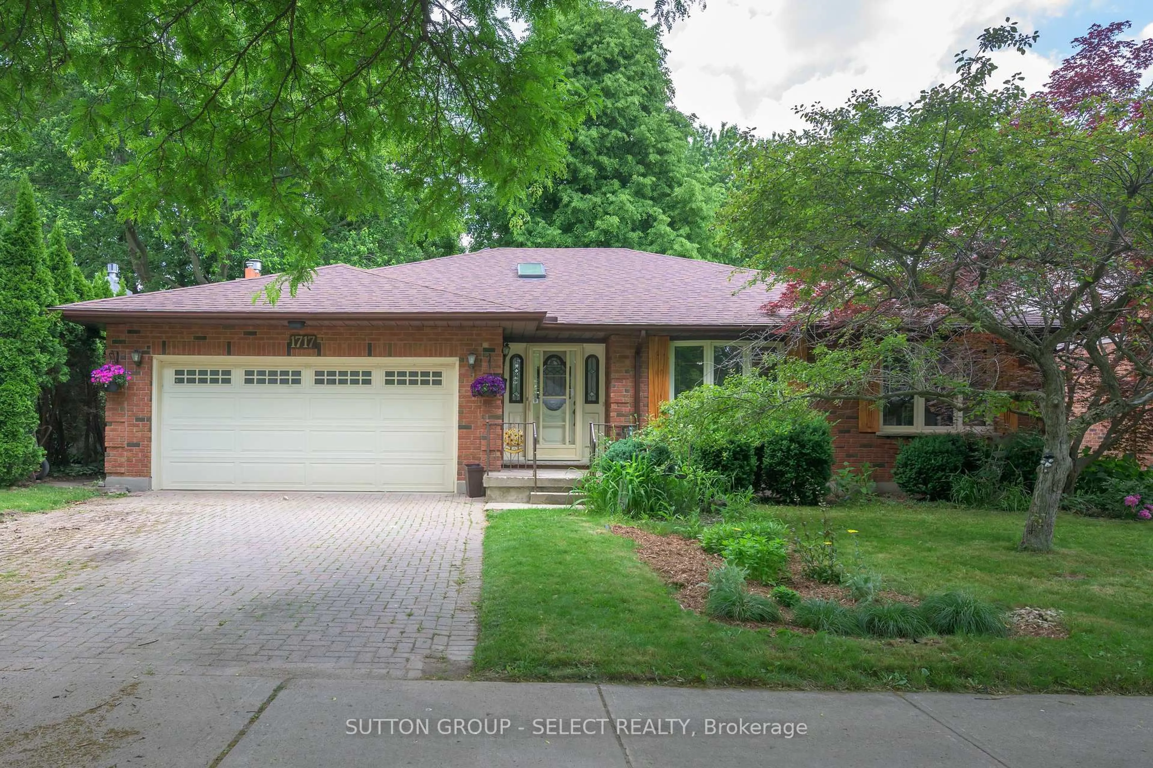 Home with brick exterior material, street for 1717 Phillbrook Cres, London North Ontario N5X 2Z5