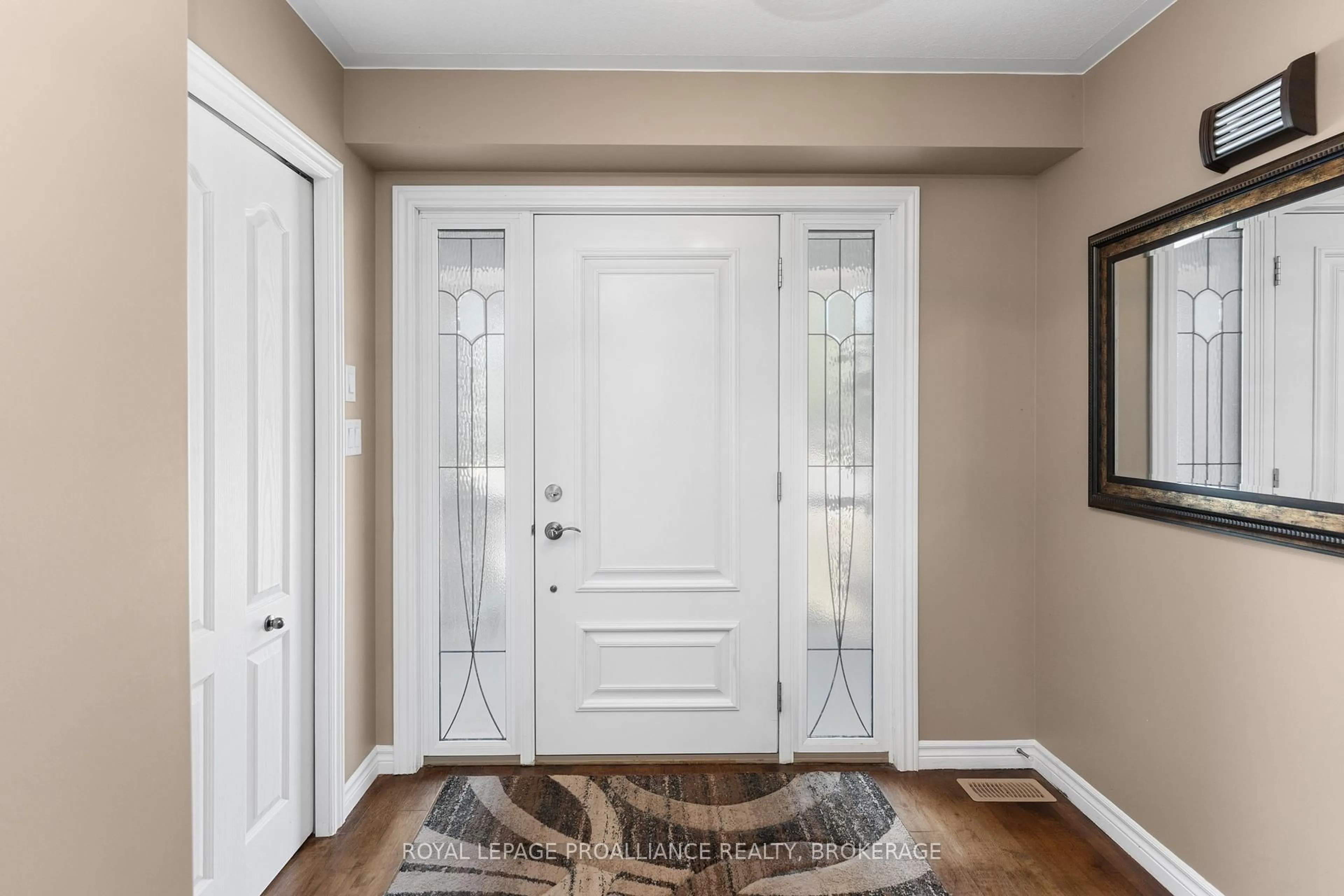 Indoor entryway for 497 Sydney St, Kingston Ontario K7P 0C8