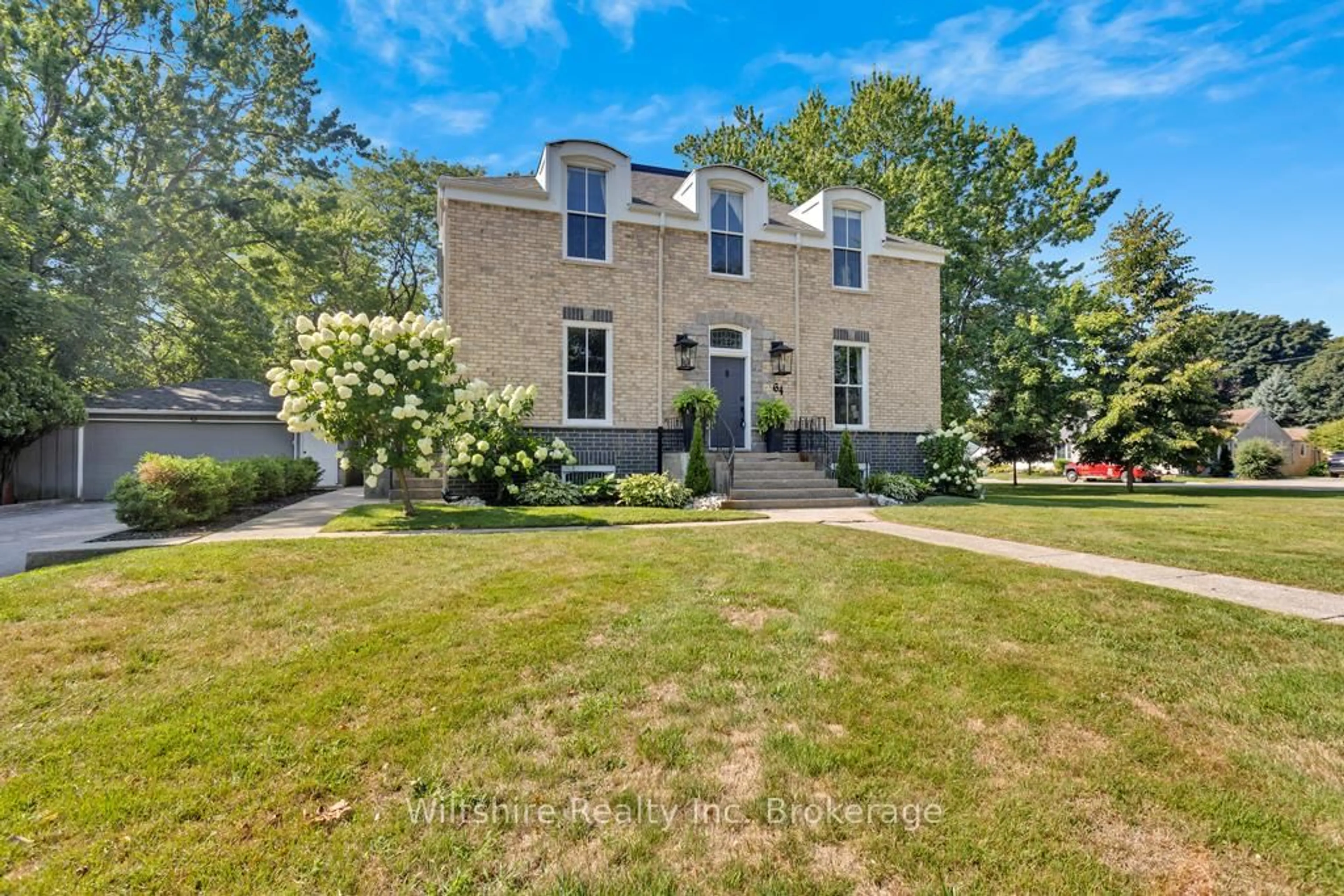 Home with brick exterior material, unknown for 64 South St, Aylmer Ontario N5H 1R1