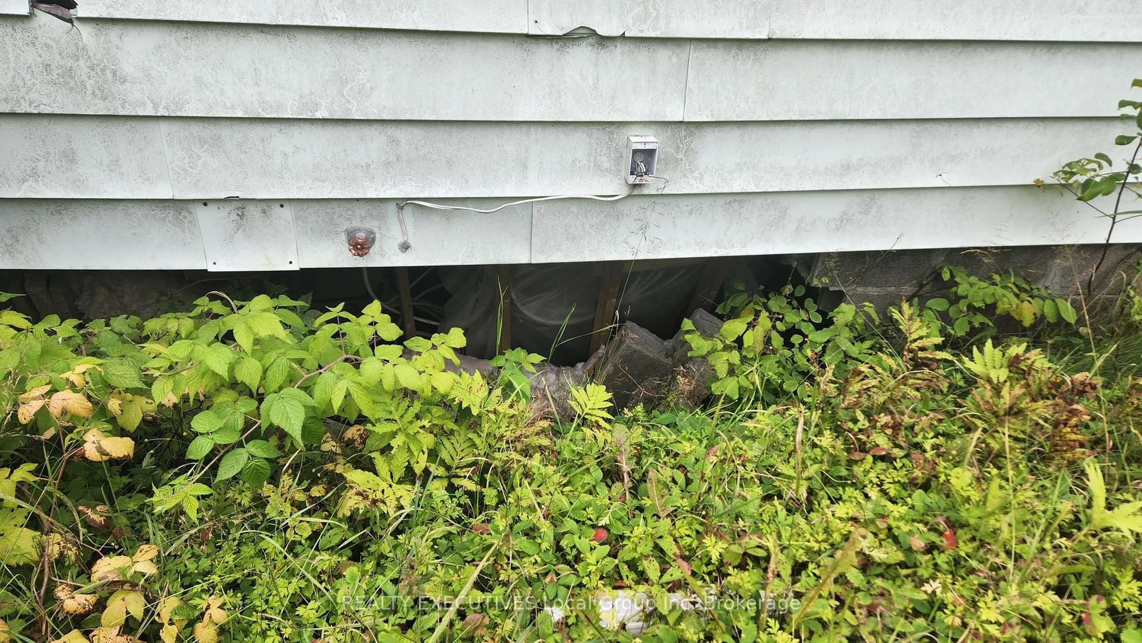Shed for 8406 Highway 63, Unorganized Townships Ontario P1B 8G4