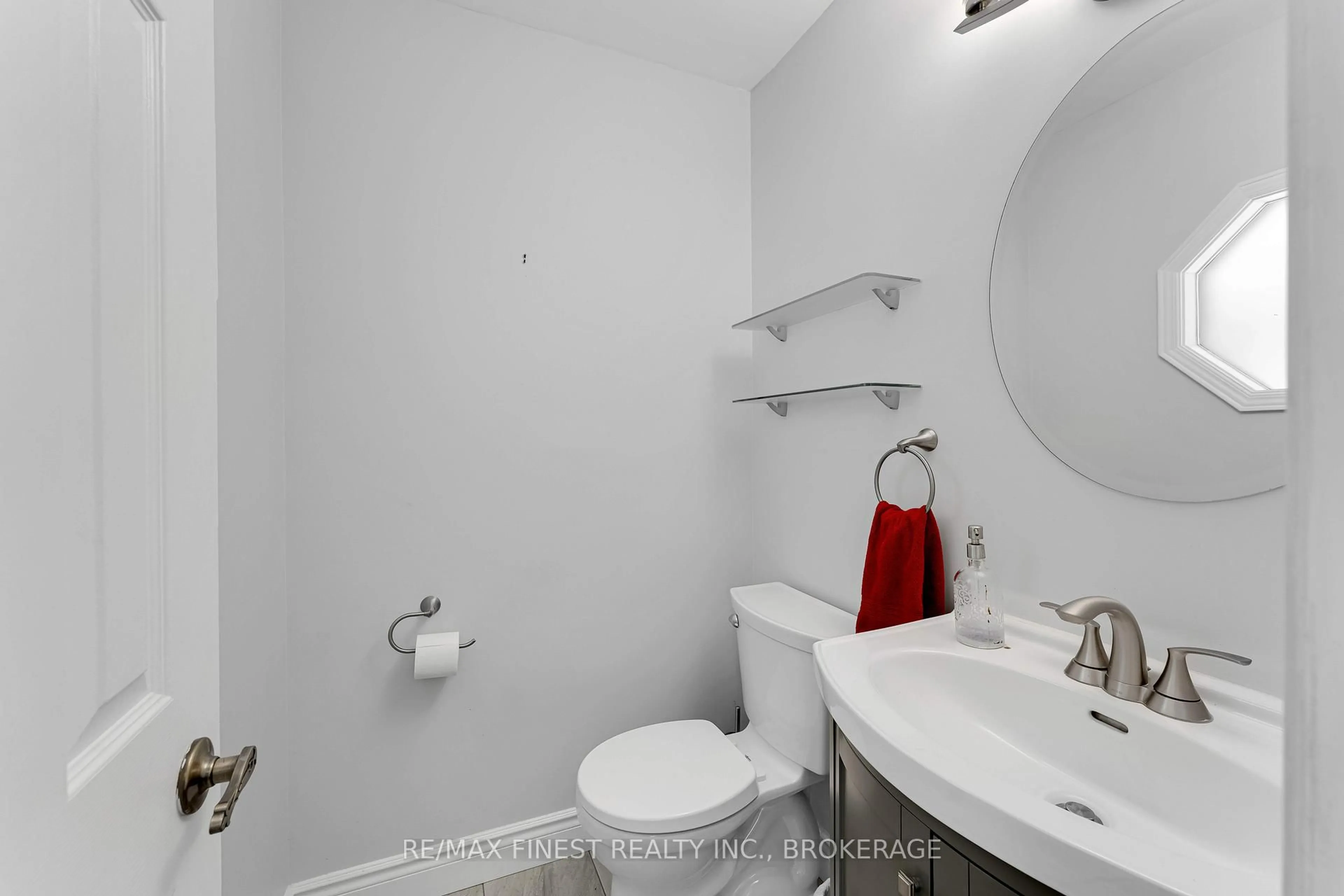 Standard bathroom, unknown for 785 Davis Dr, Kingston Ontario K7M 8E3