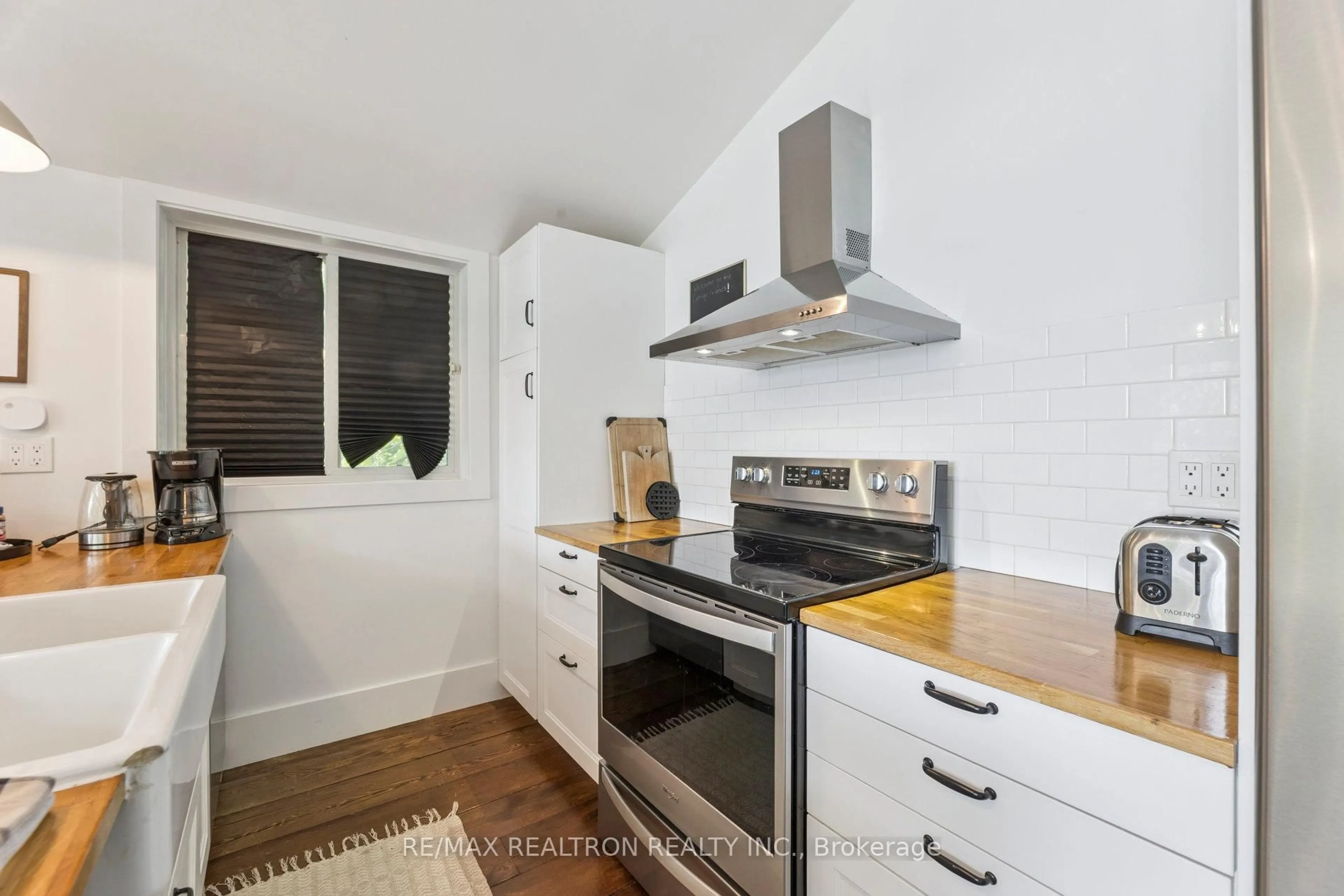 Standard kitchen, wood/laminate floor for 383 Philrick Dr, Trent Lakes Ontario K0L 1J0