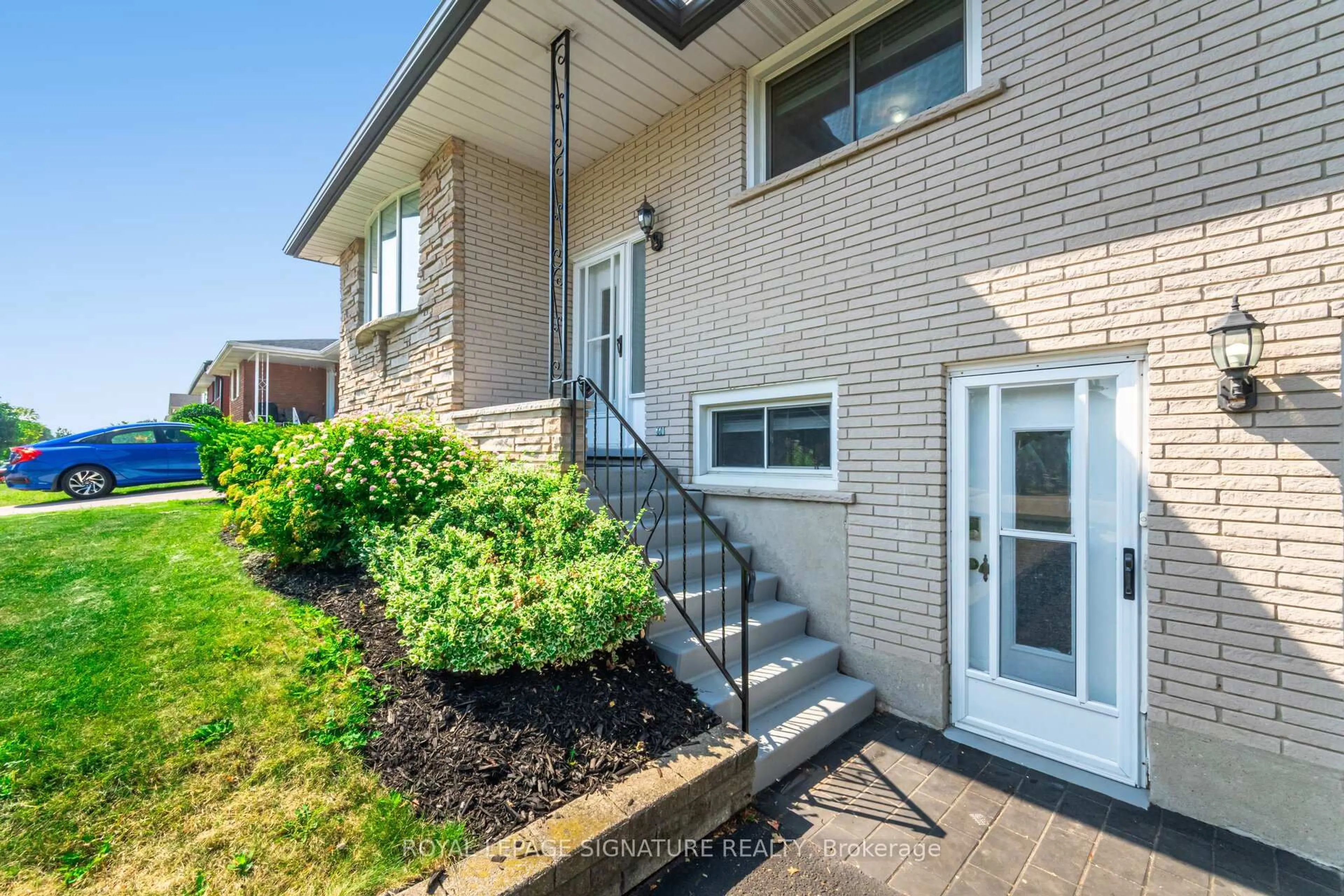 Home with brick exterior material, street for 47 Eagen Dr, Kitchener Ontario N2M 1W1