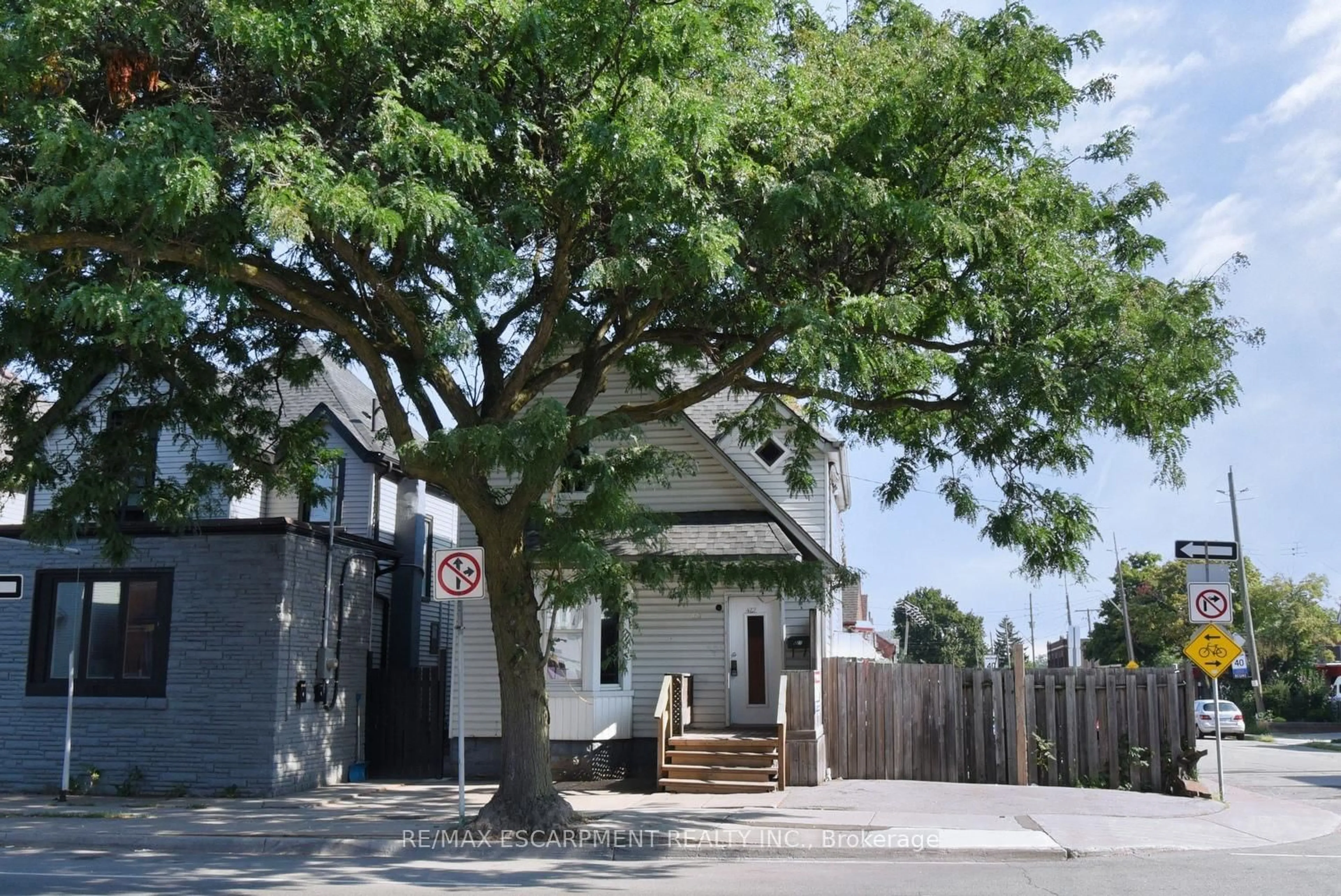 Unknown for 427 Cannon St, Hamilton Ontario L8L 2C7