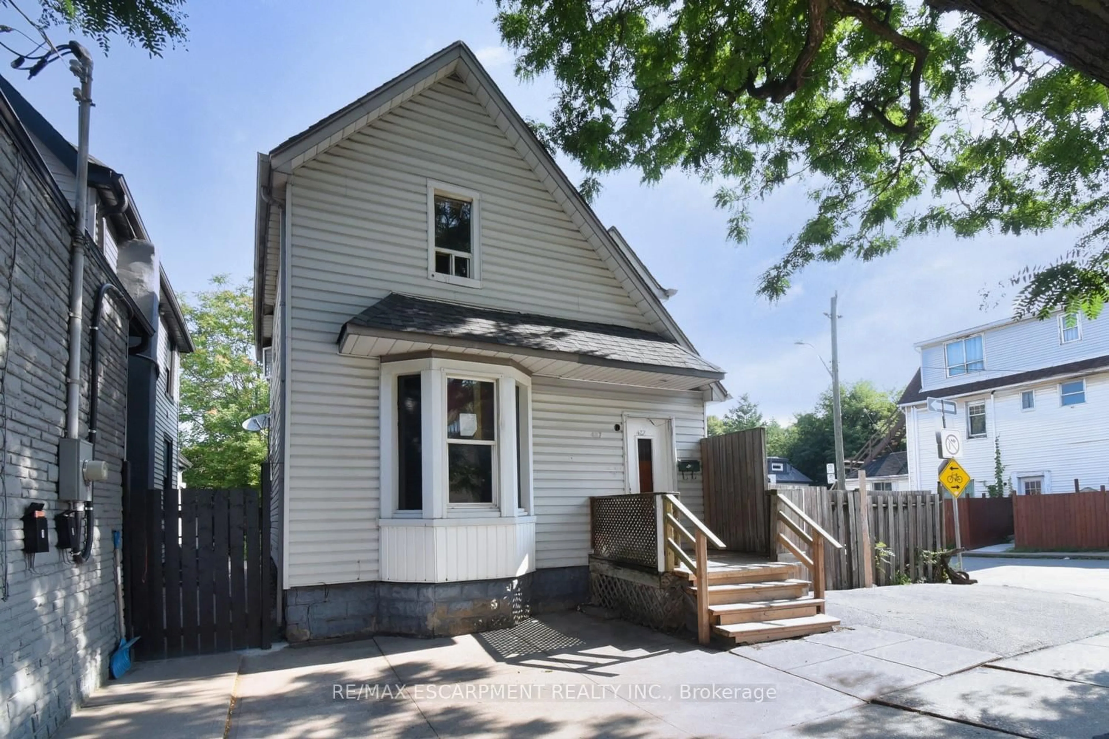 Unknown for 427 Cannon St, Hamilton Ontario L8L 2C7