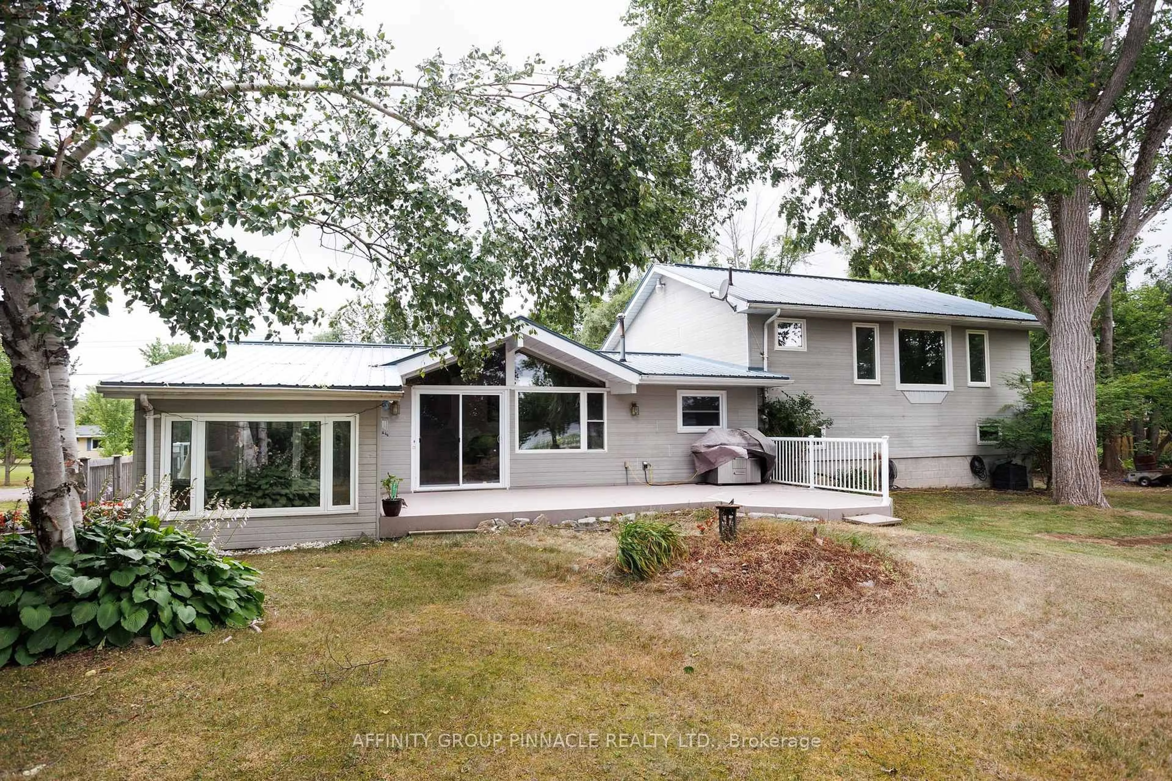 Home with vinyl exterior material, unknown for 1 Beatrice Dr, Kawartha Lakes Ontario K0M 1N0