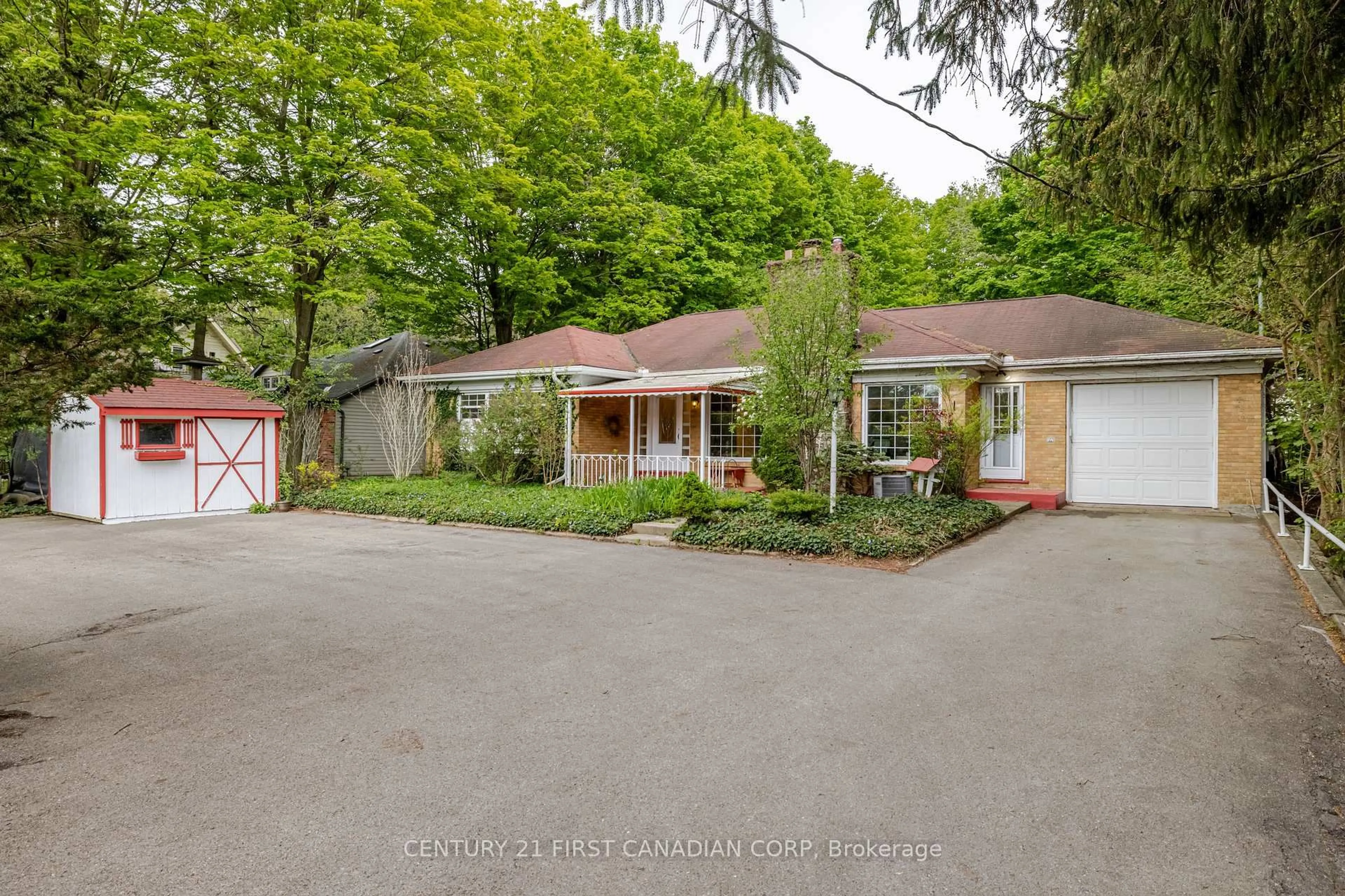 A pic from outside/outdoor area/front of a property/back of a property/a pic from drone, street for 420 Riverside Dr, London North Ontario N6H 2R7