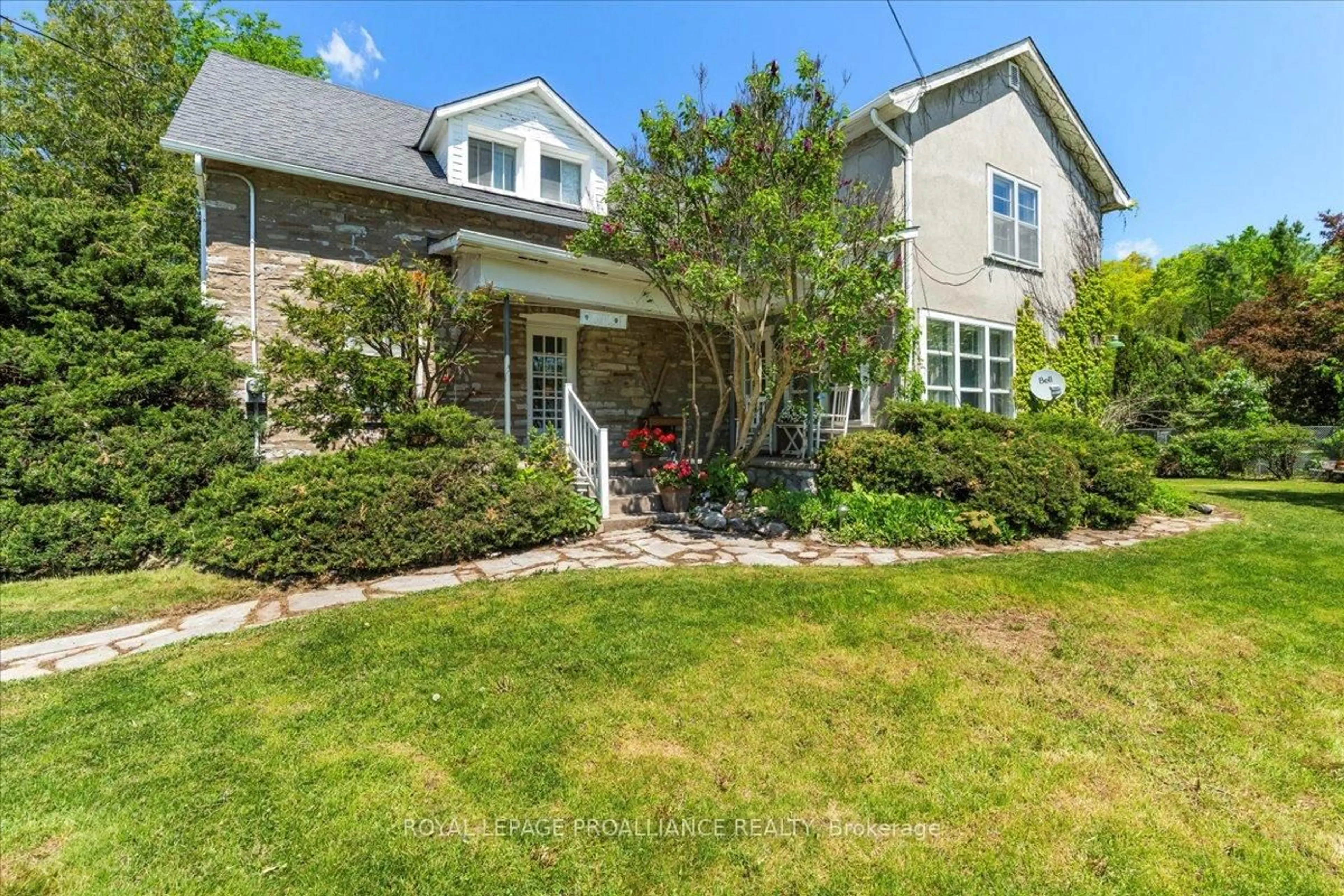 A pic from outside/outdoor area/front of a property/back of a property/a pic from drone, street for 583 Moira St, Tweed Ontario K0K 3J0