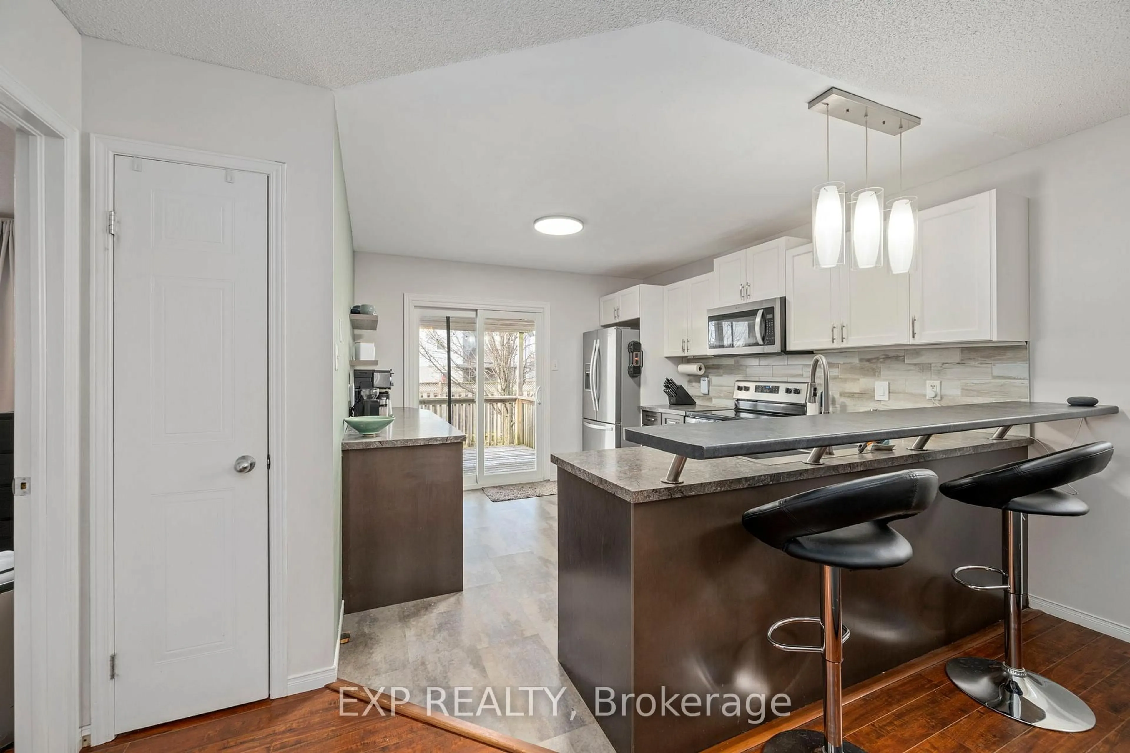 Open concept kitchen, unknown for 1852 BLOOM Cres, London North Ontario N5X 4N2