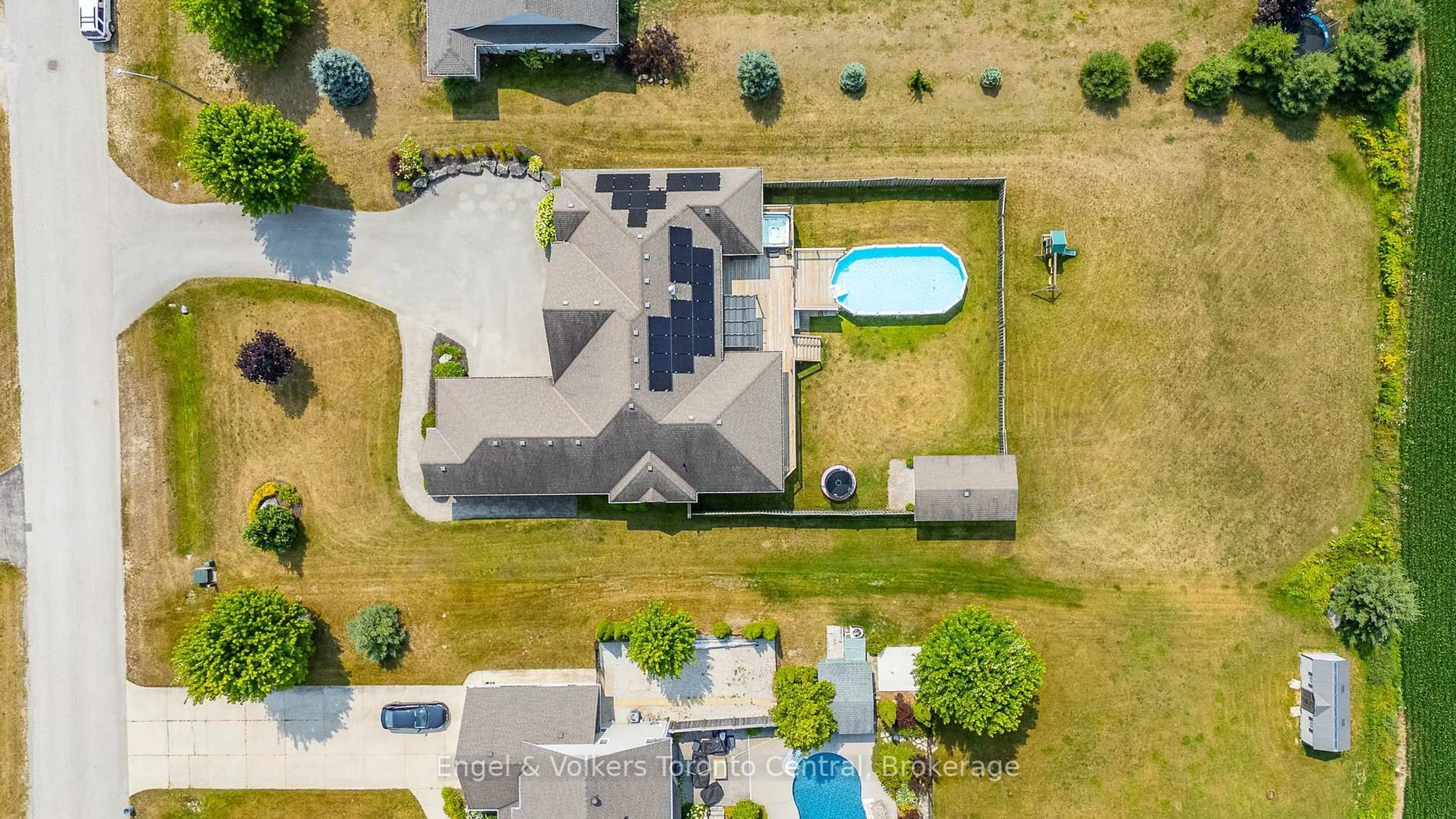 A pic from outside/outdoor area/front of a property/back of a property/a pic from drone, unknown for 96 HEATHER LYNN Blvd, Arran-Elderslie Ontario N0H 2N0