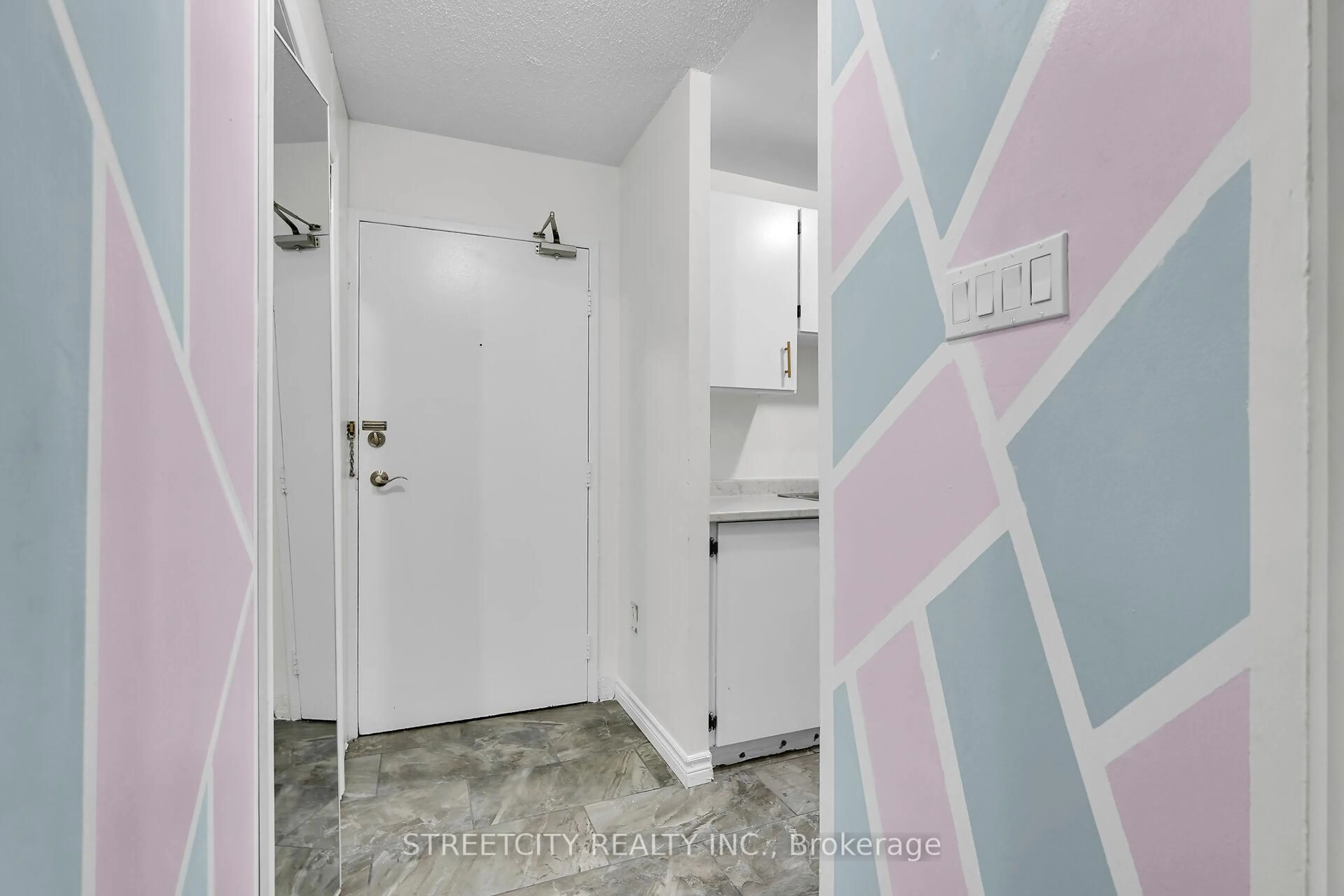 Unknown for 1590 ERNEST Ave #206, London South Ontario N6E 2V4