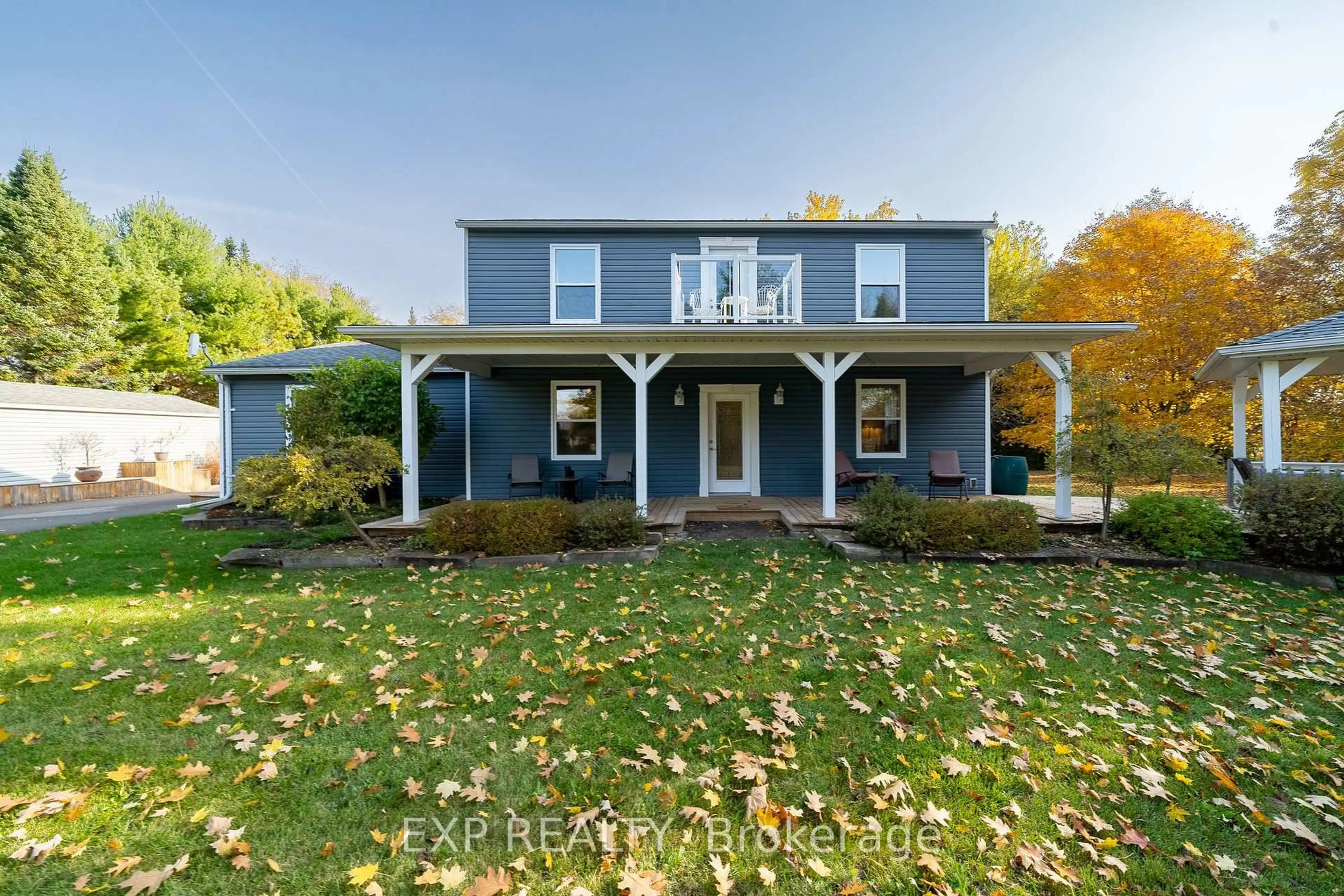 Home with vinyl exterior material, street for 17682 Loyalist Pkwy, Prince Edward County Ontario K0K 3L0