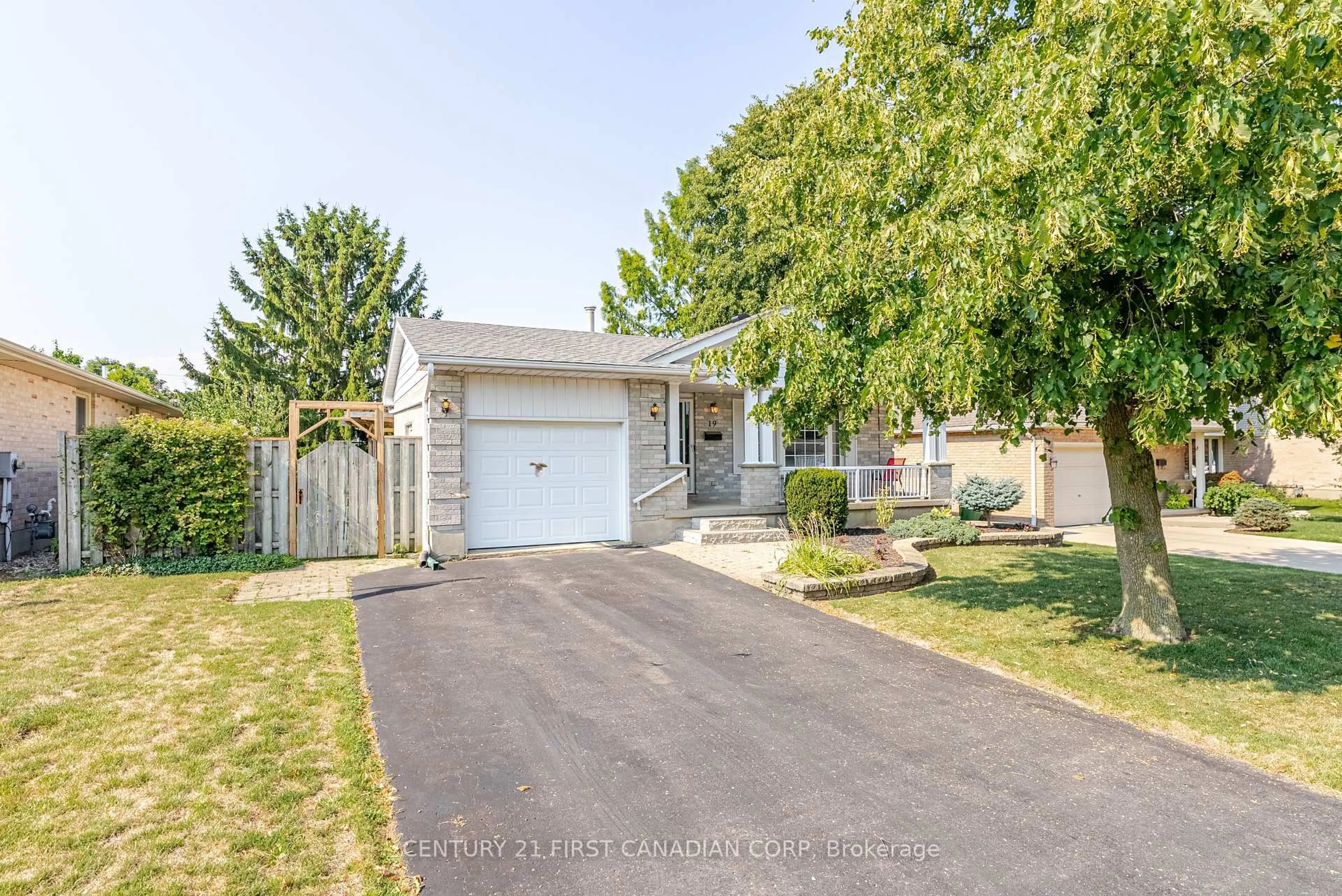 Unknown for 19 Farmington Dr, St. Thomas Ontario N5R 5X2