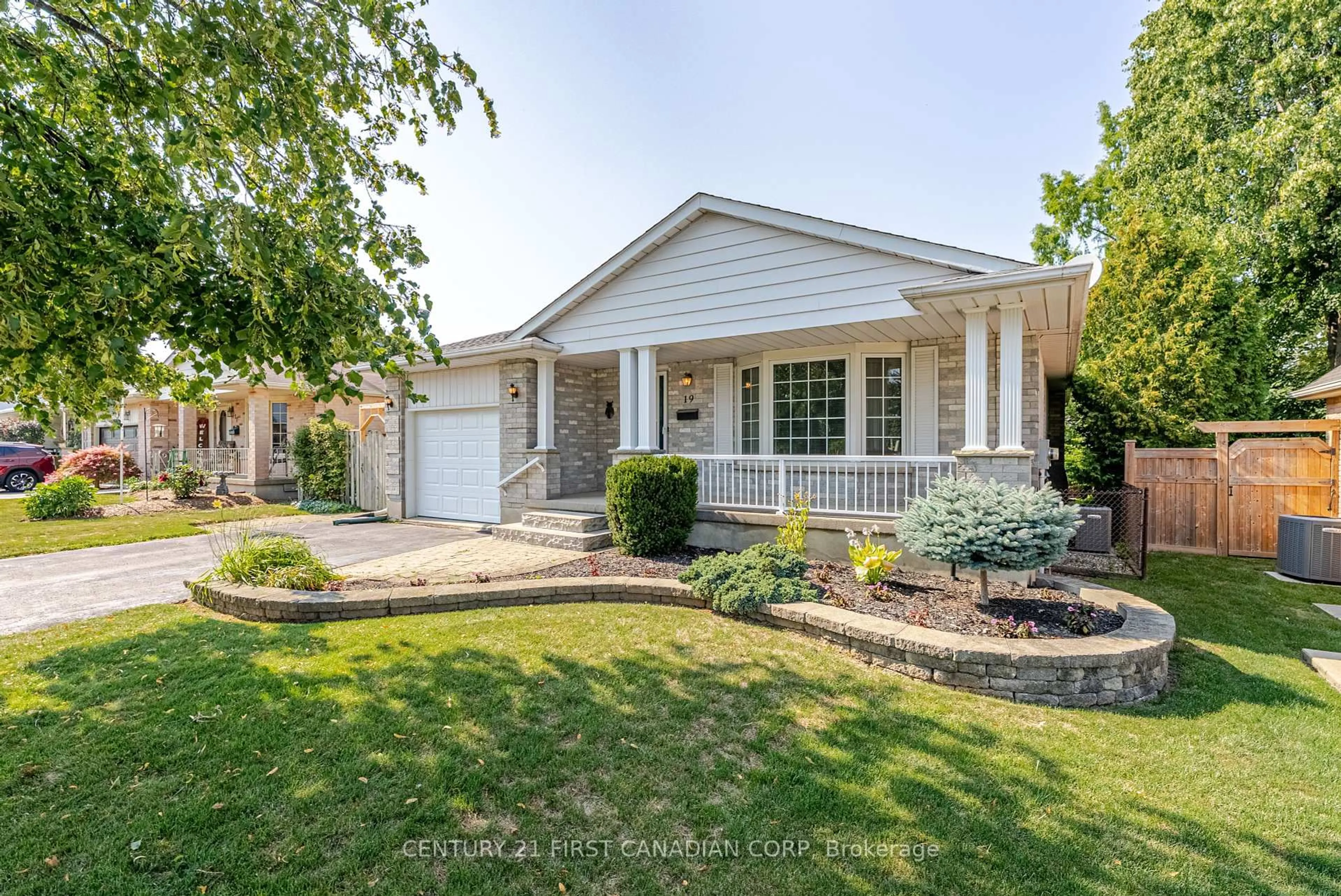Unknown for 19 Farmington Dr, St. Thomas Ontario N5R 5X2