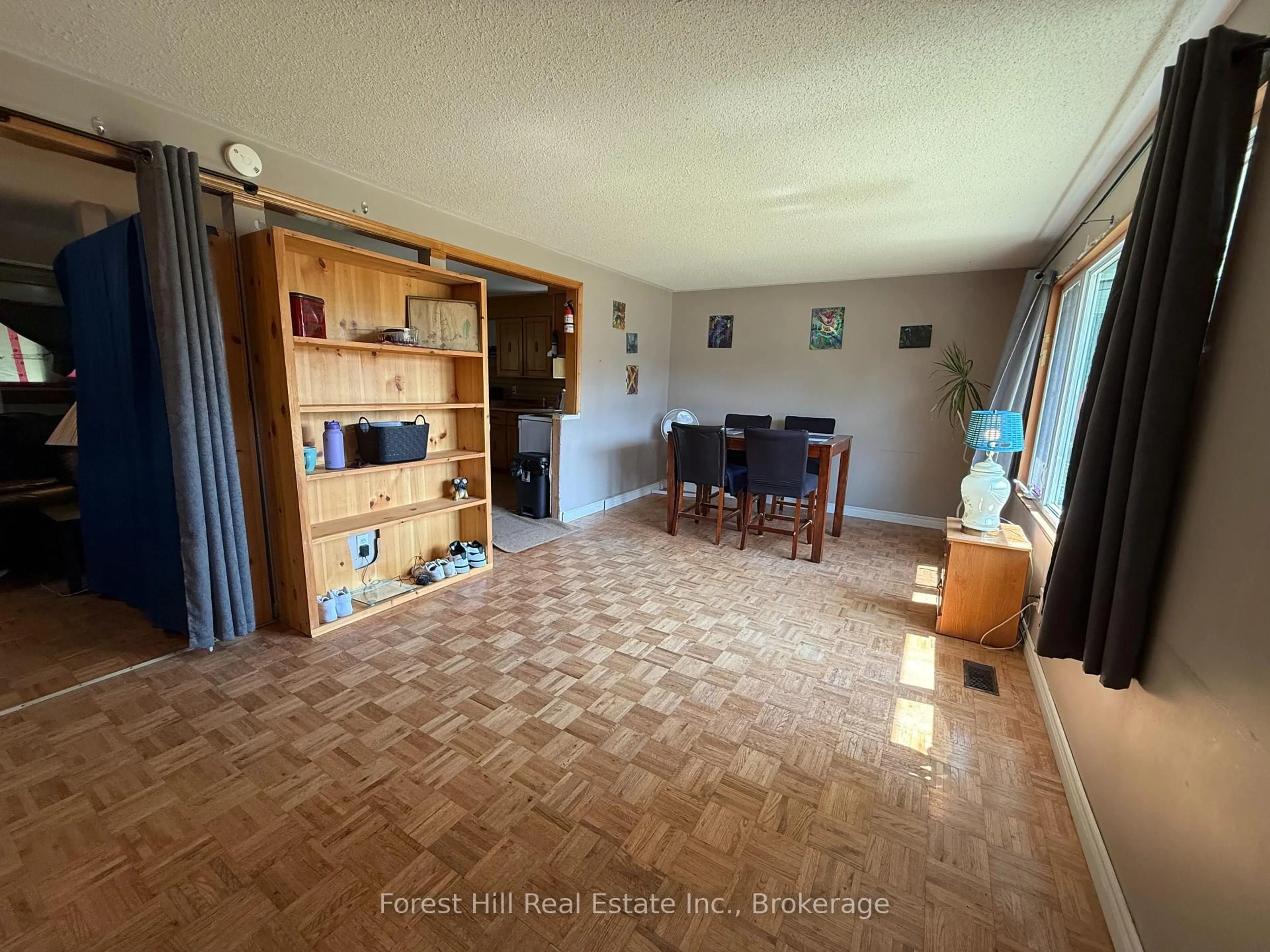 A pic of a room for 502 Sweezy St, Powassan Ontario P0H 2L0