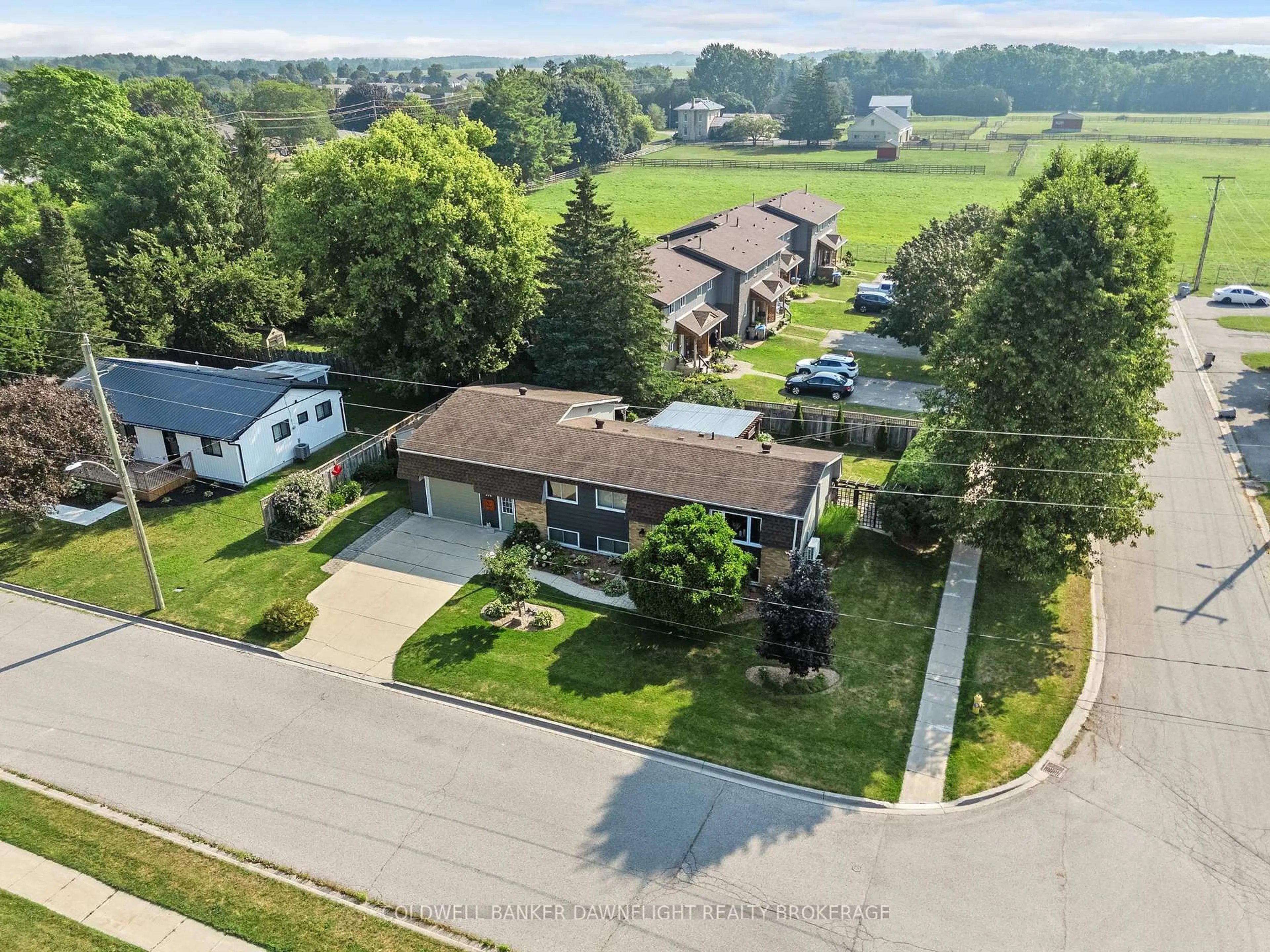 A pic from outside/outdoor area/front of a property/back of a property/a pic from drone, street for 518 Edward St, South Huron Ontario N0M 1S1