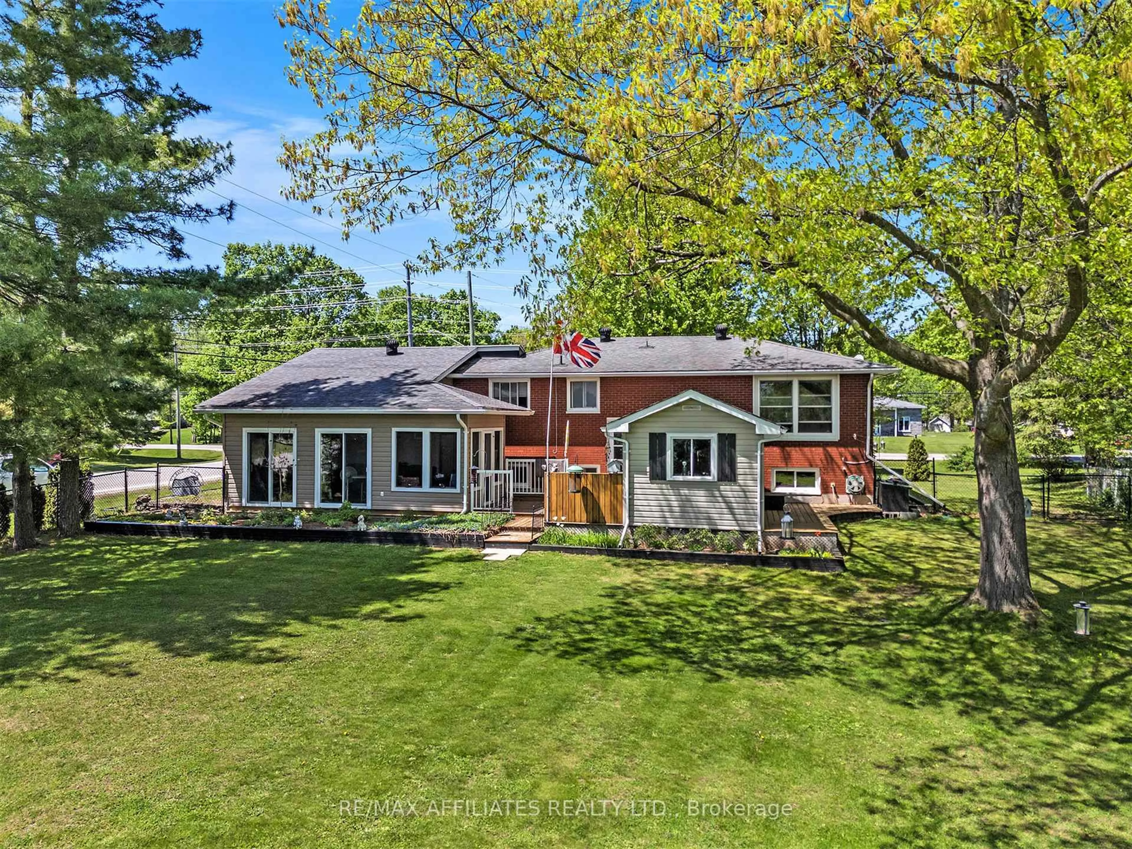 A pic from outside/outdoor area/front of a property/back of a property/a pic from drone, unknown for 57 Golf Club Rd, Rideau Lakes Ontario K7A 4S5