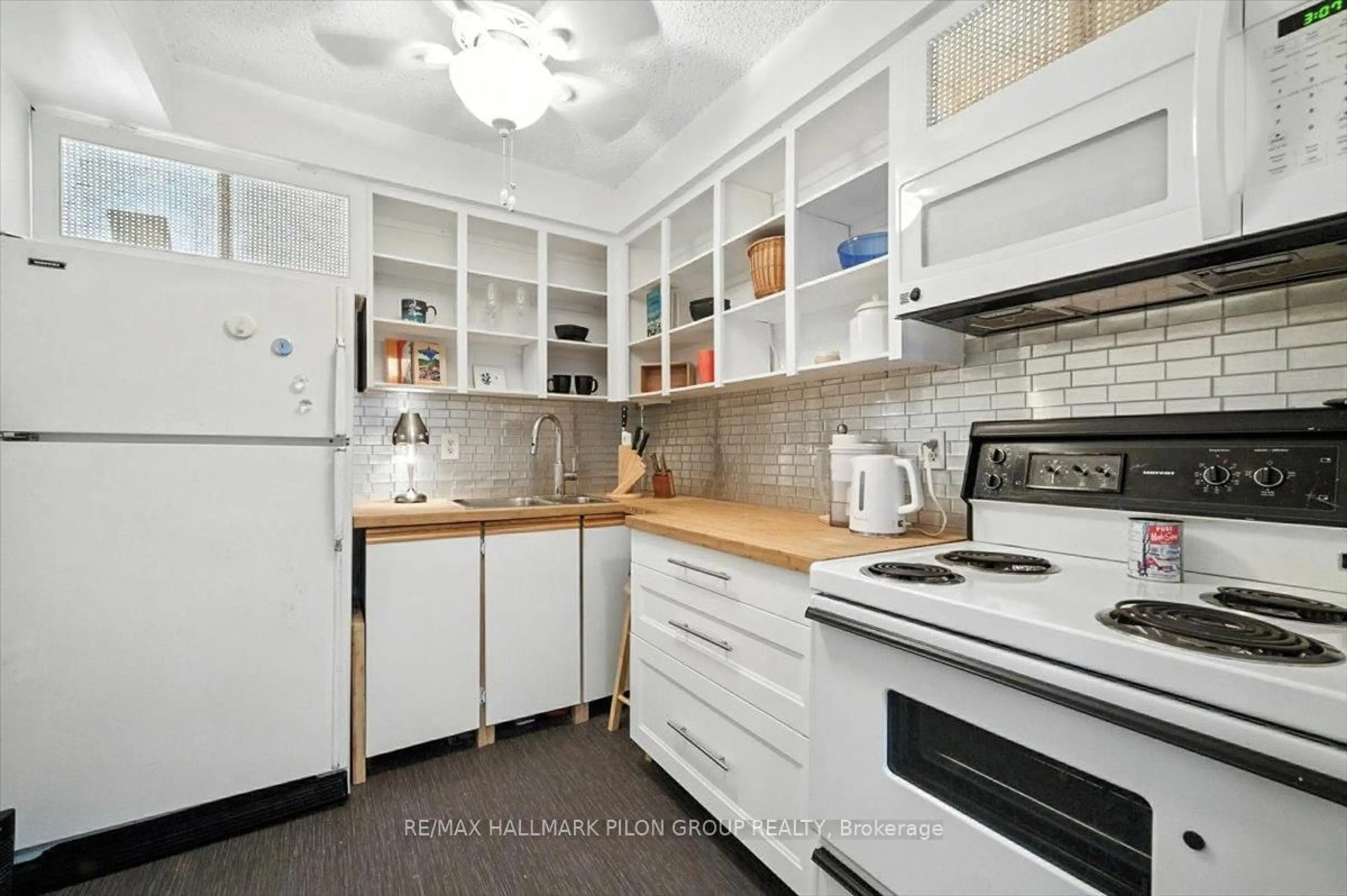 Standard kitchen, unknown for 505 St Laurent Blvd #1503, Ottawa Ontario K1K 3X4