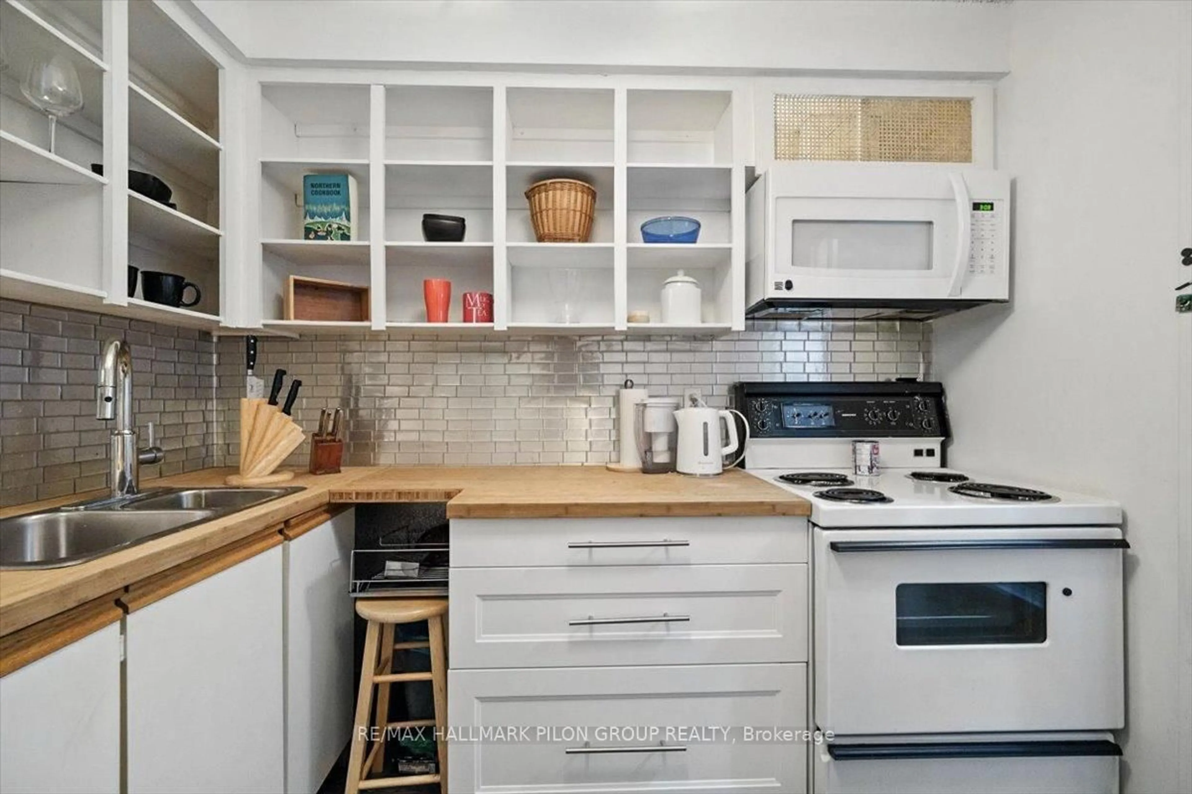 Standard kitchen, unknown for 505 St Laurent Blvd #1503, Ottawa Ontario K1K 3X4