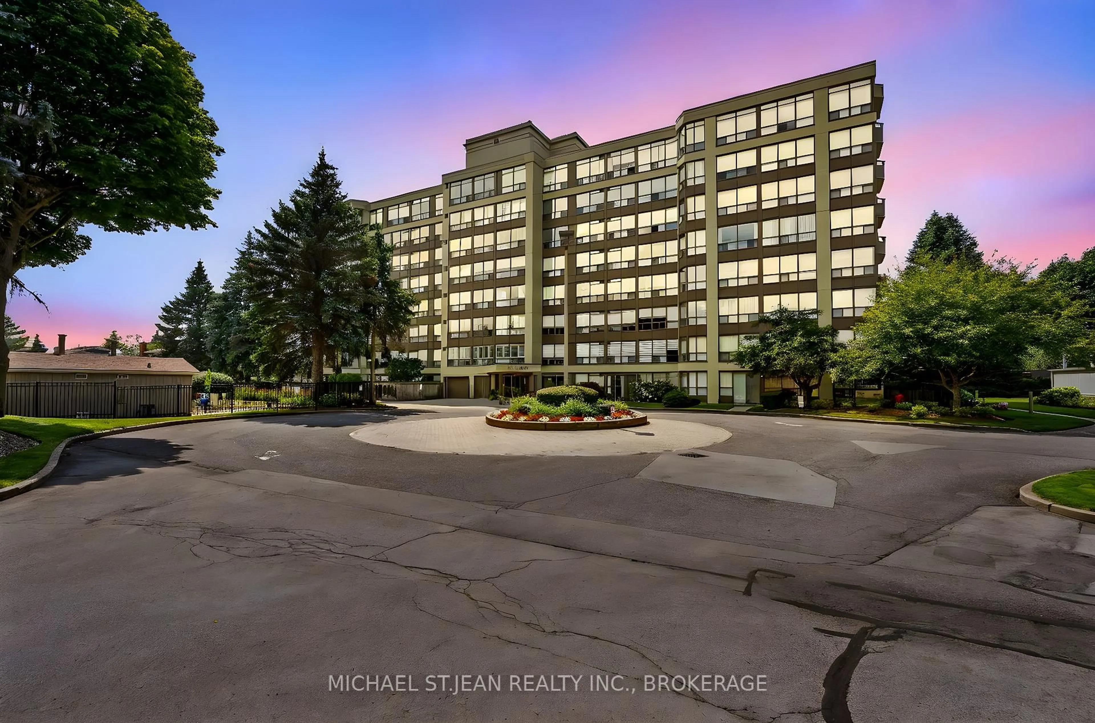 Unknown for 5100 Dorchester Rd #704, Niagara Falls Ontario L2E 7H4