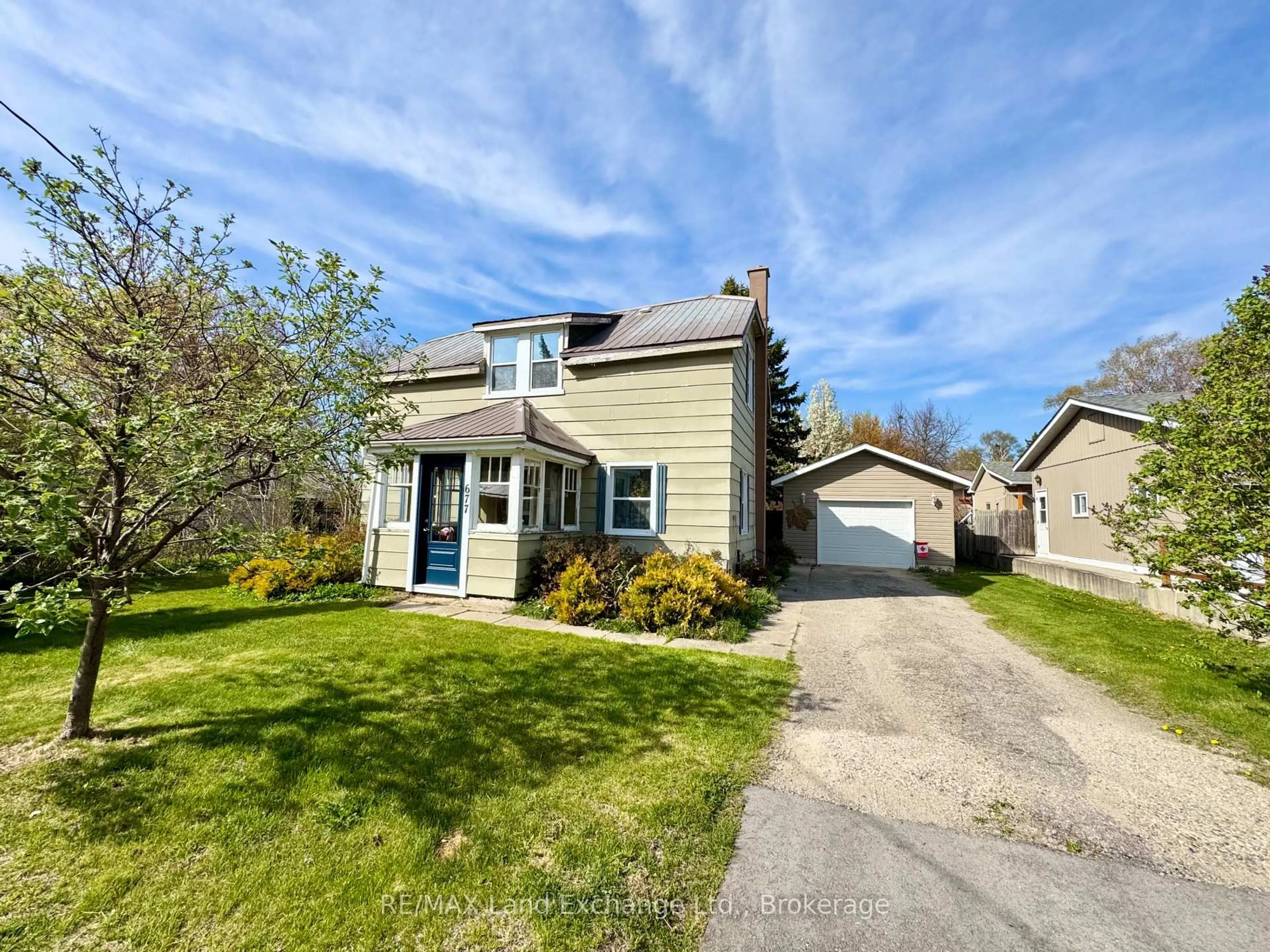 A pic from outside/outdoor area/front of a property/back of a property/a pic from drone, street for 677 Louis St, Saugeen Shores Ontario N0H 2C4