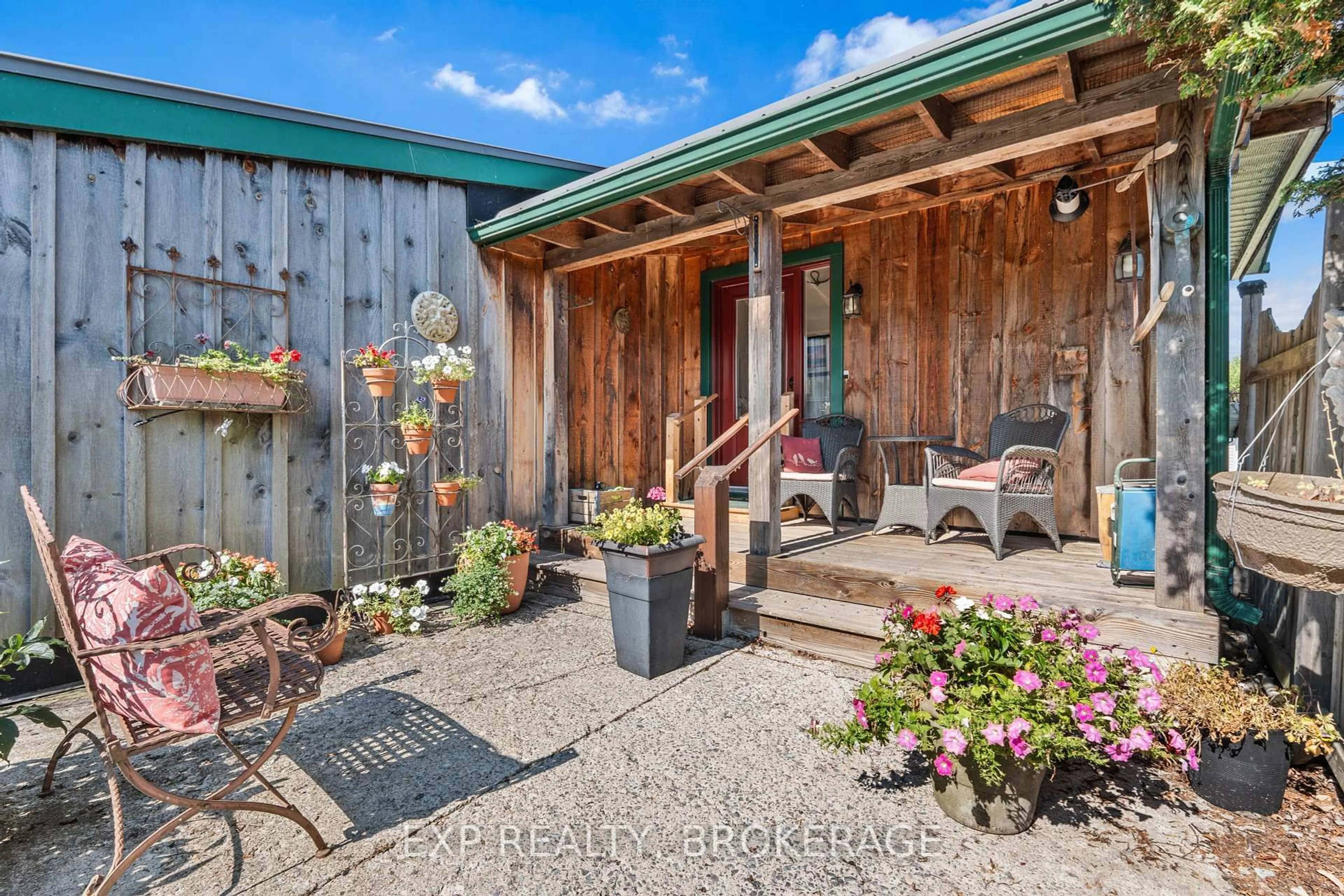 Patio, street for 746 NATURESHORES Lane, Kingston Ontario K7L 4V3