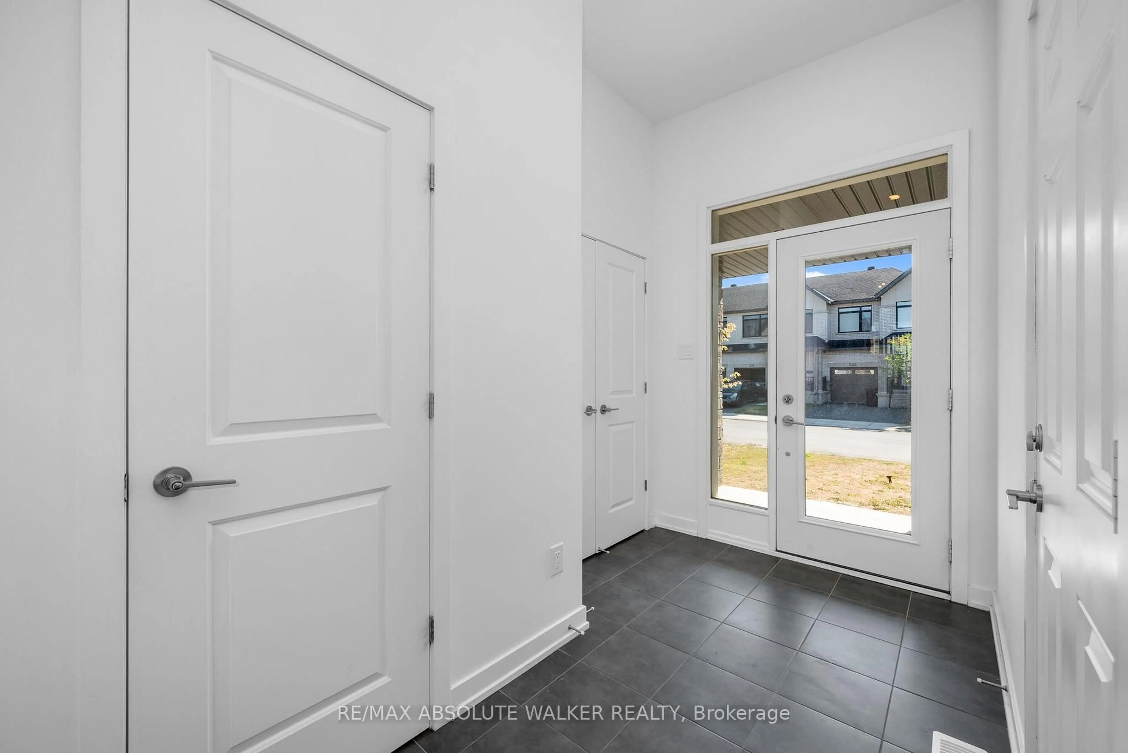 Indoor entryway for 235 Finsbury Ave, Ottawa Ontario K2S 2Y2