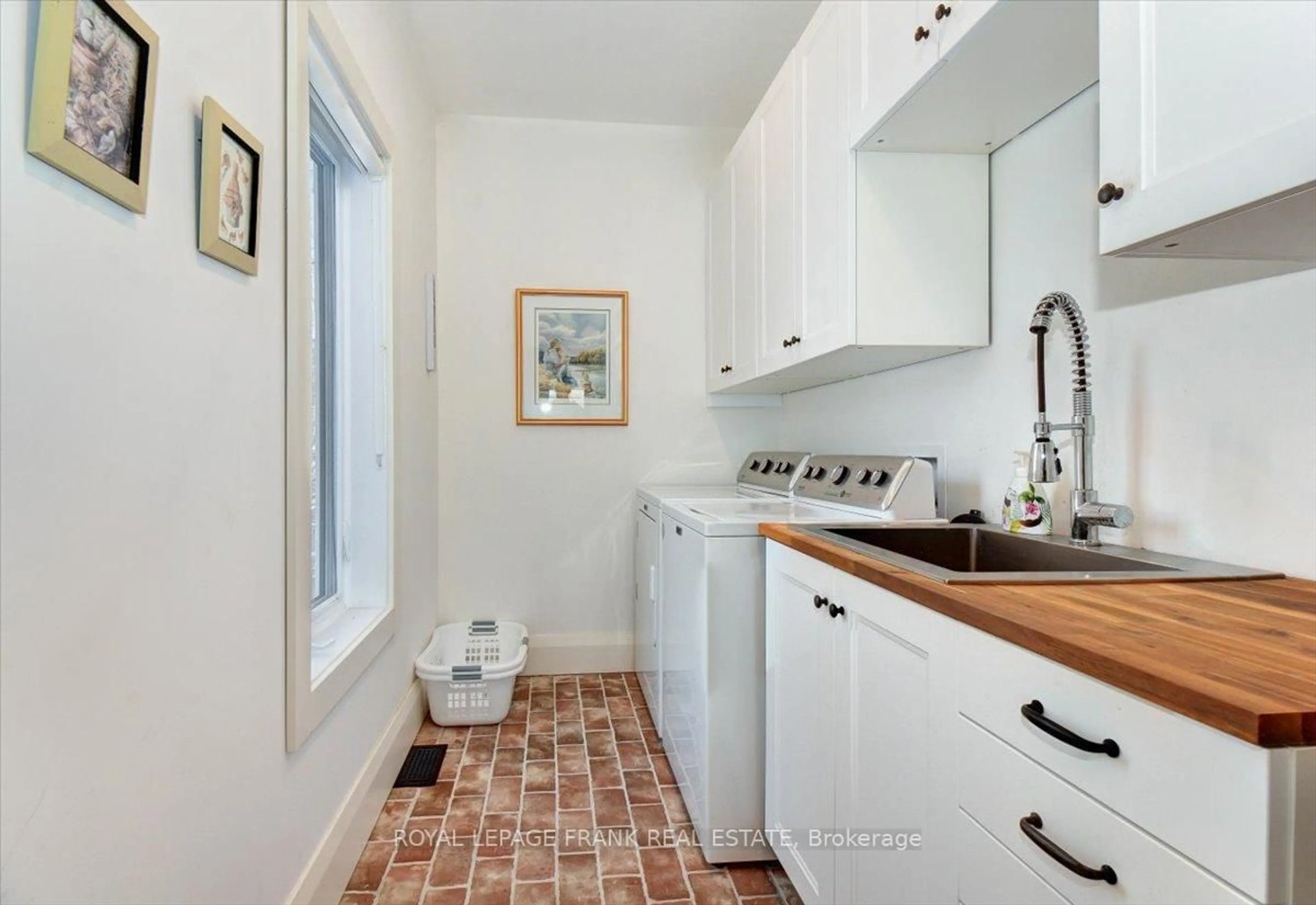 Laundry room for 355 West Diamond Lake Rd, Haliburton Ontario K0L 2A0
