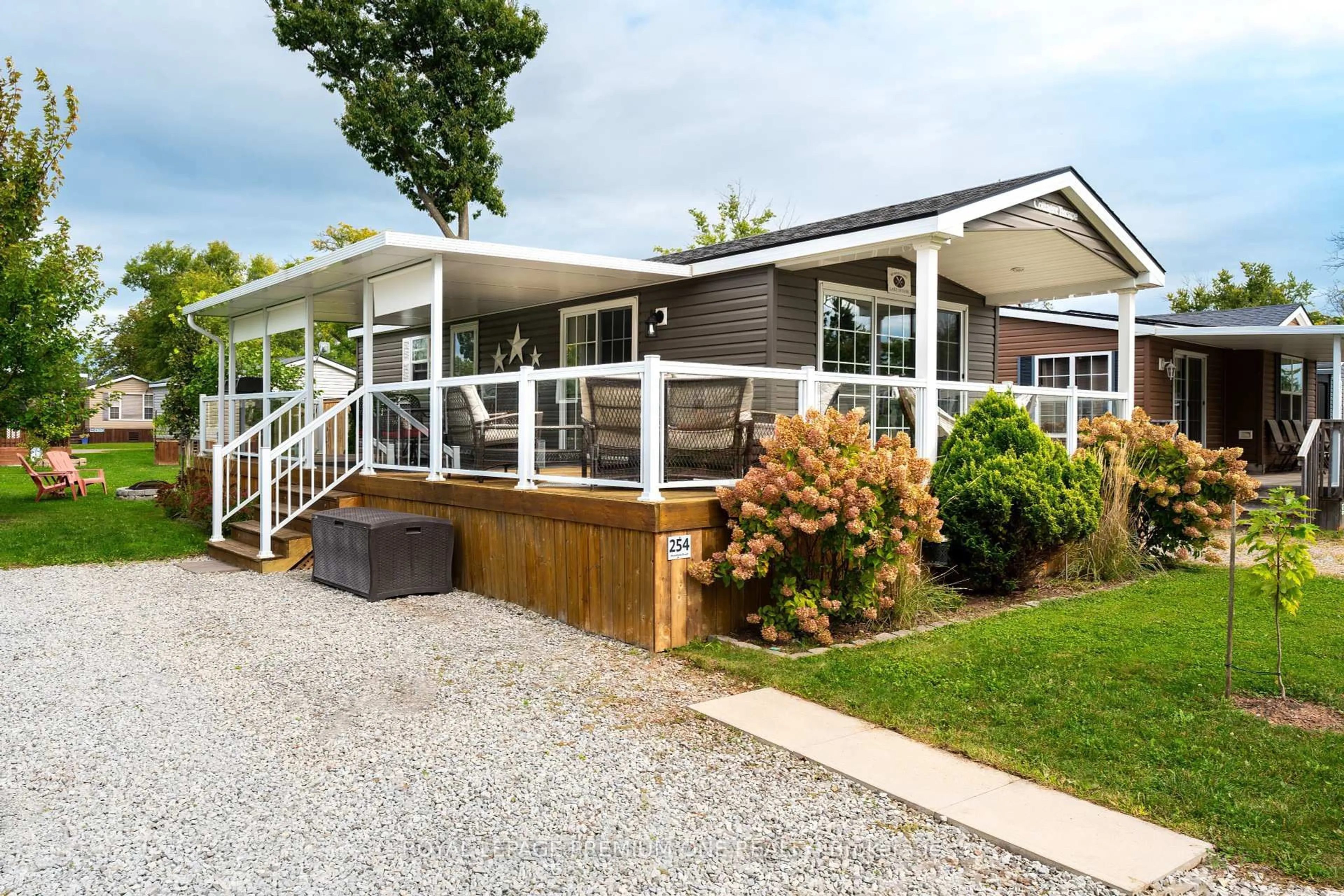 Home with vinyl exterior material, unknown for 1501 LINE 8 Rd #254, Niagara-on-the-Lake Ontario L0S 1J0