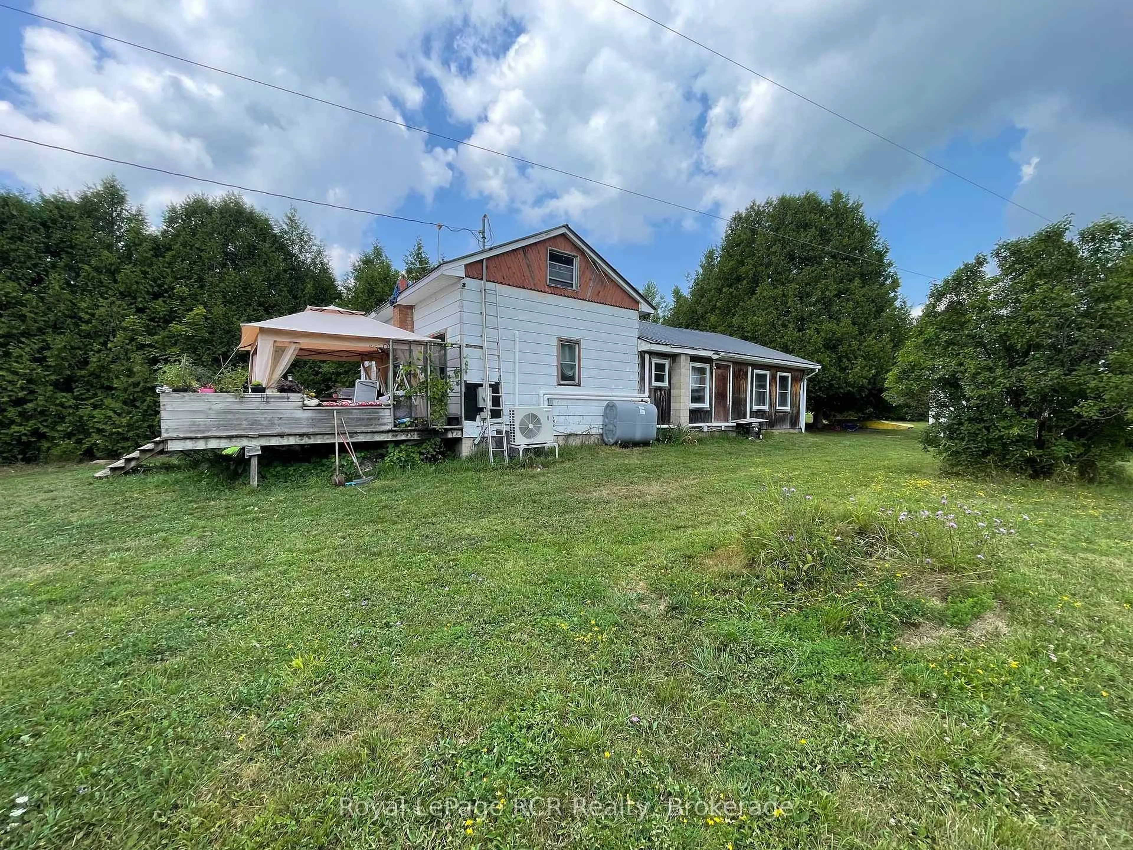 A pic from outside/outdoor area/front of a property/back of a property/a pic from drone, building for 354475 Osprey-Artemesia Townline, Grey Highlands Ontario N0C 1E0