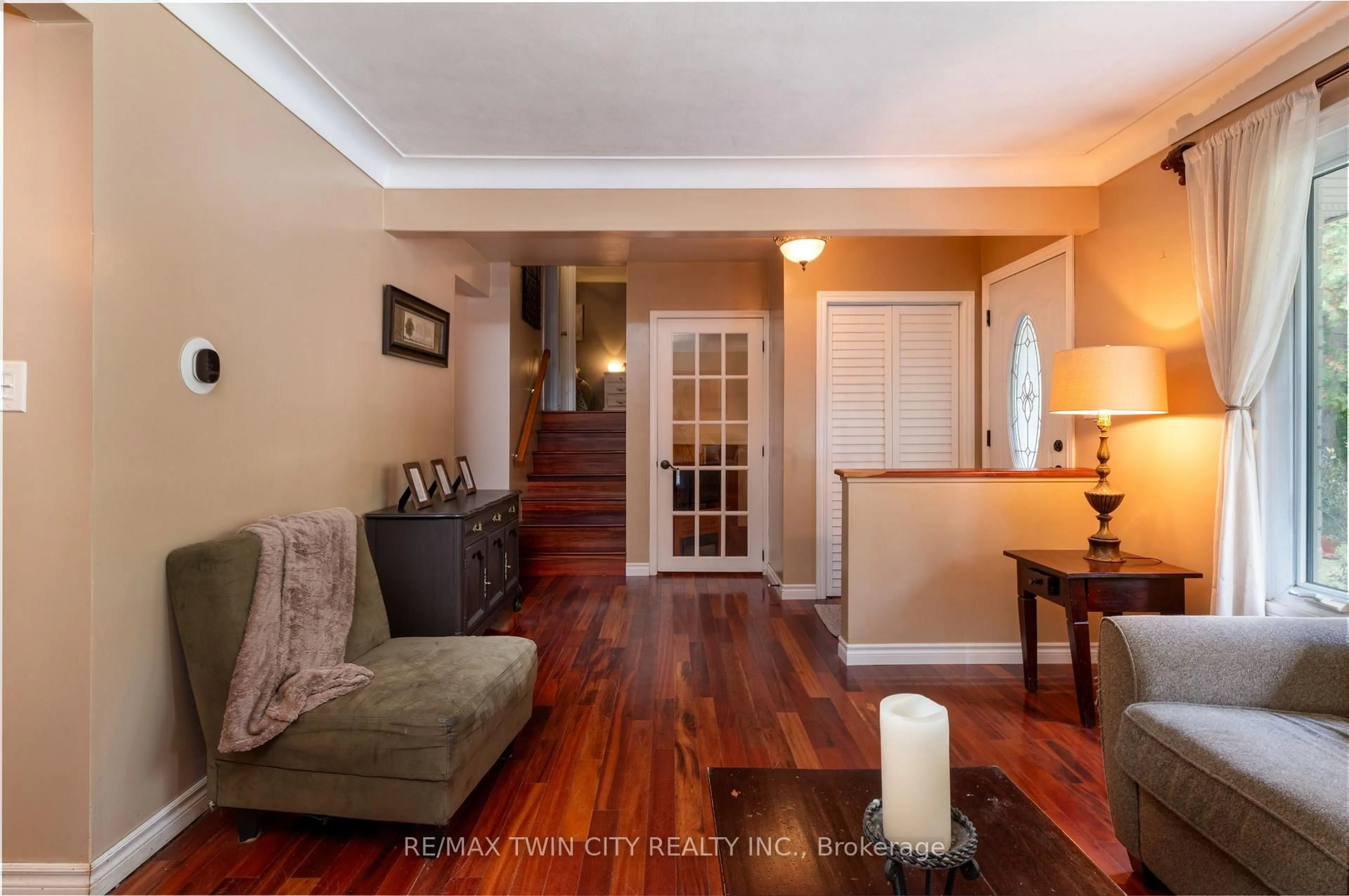 Indoor entryway for 58 Kinnard Rd, Brantford Ontario N3T 1P9
