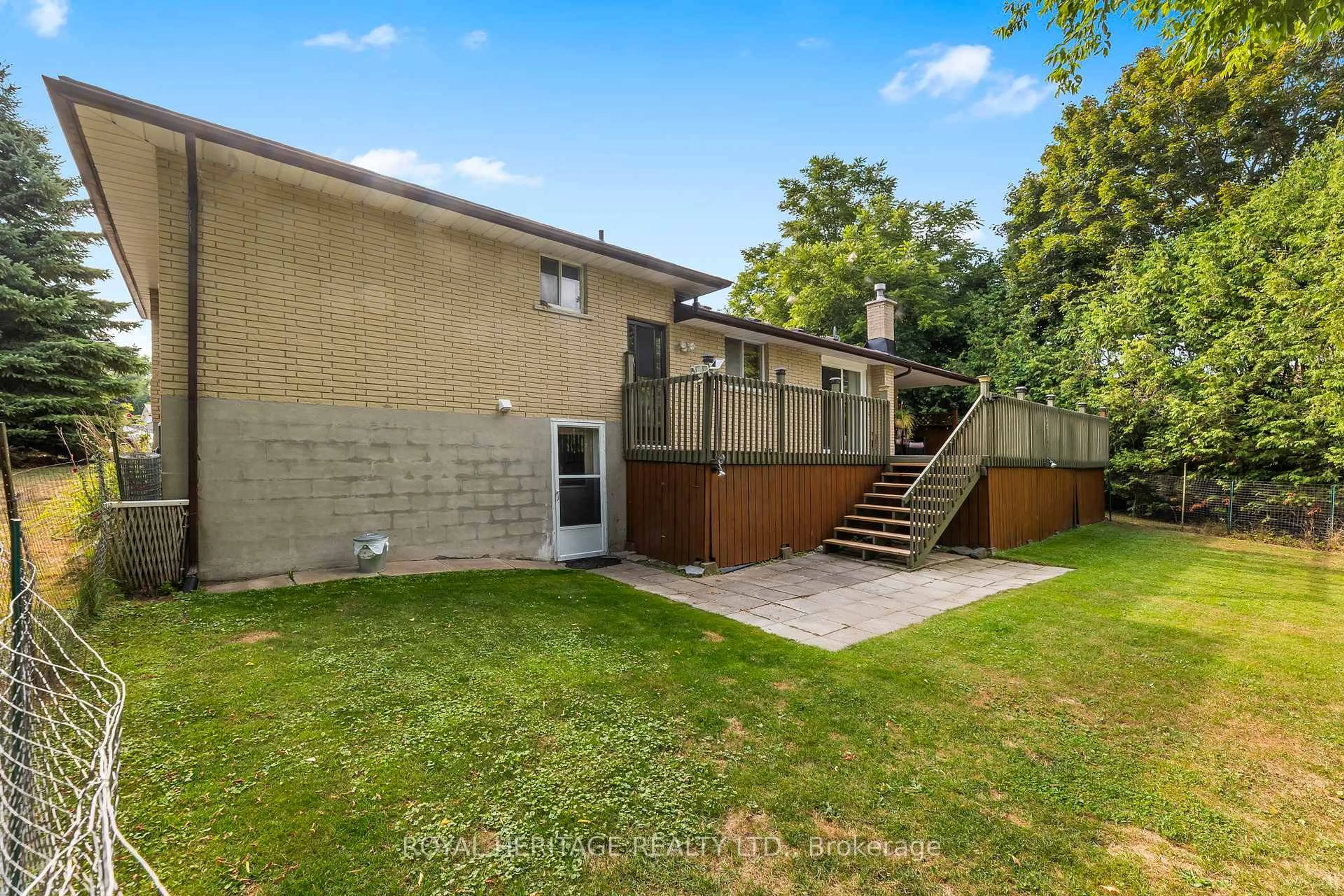Patio, unknown for 8 Lisa Crt, Cavan Monaghan Ontario L0A 1G0