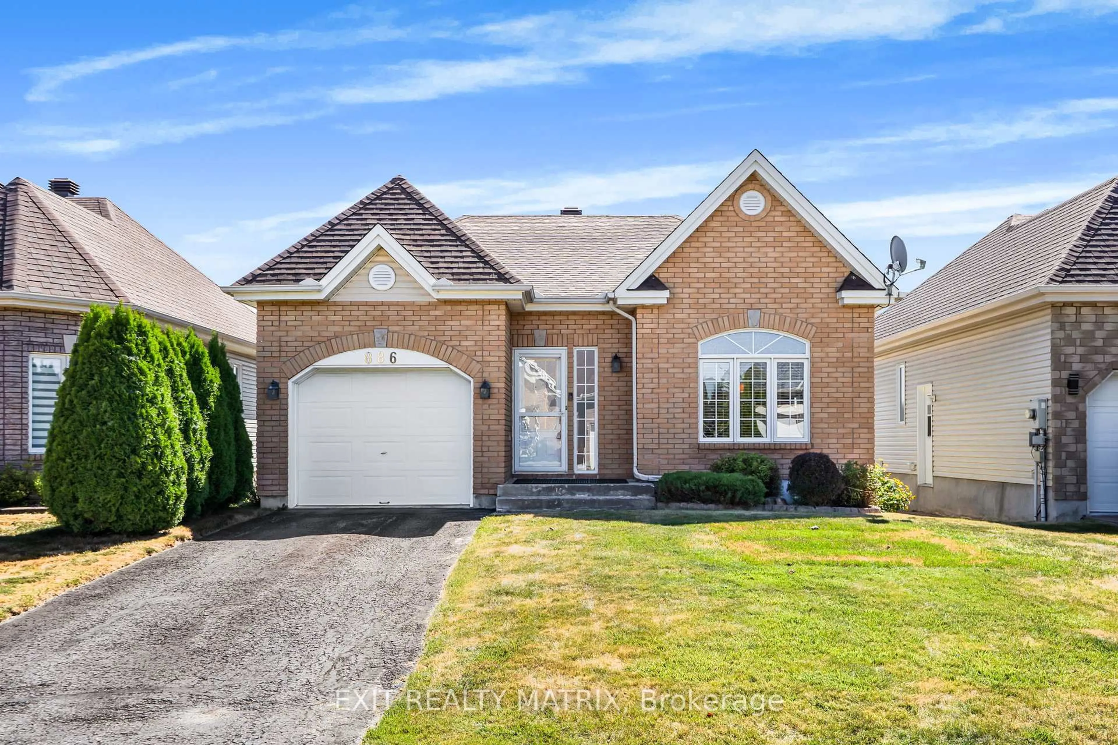Home with brick exterior material, street for 886 Pilon St, Hawkesbury Ontario K6A 3P8