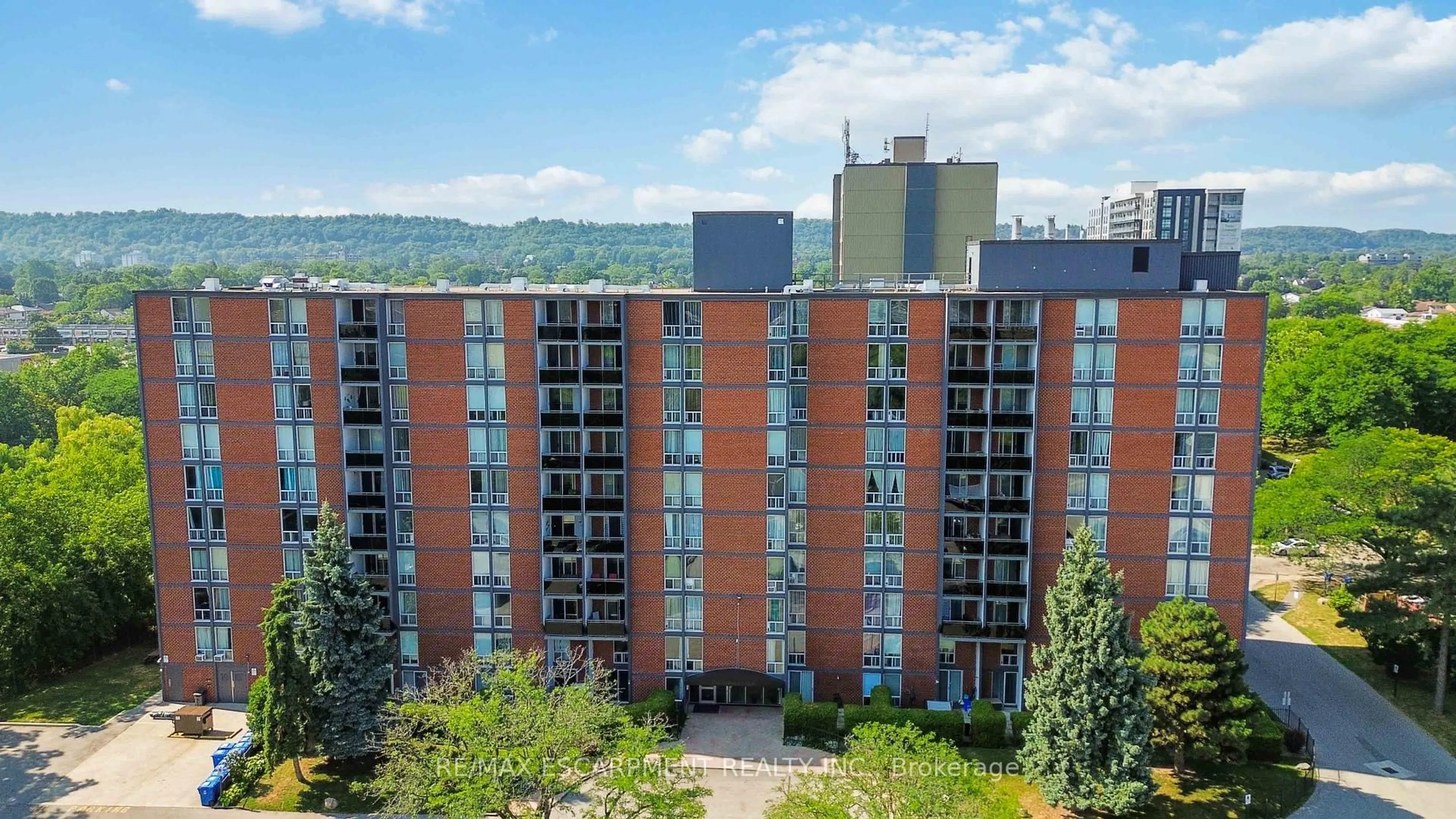 A pic from outside/outdoor area/front of a property/back of a property/a pic from drone, city buildings view from balcony for 75 Glenburn Crt #1004, Hamilton Ontario L8E 1C7