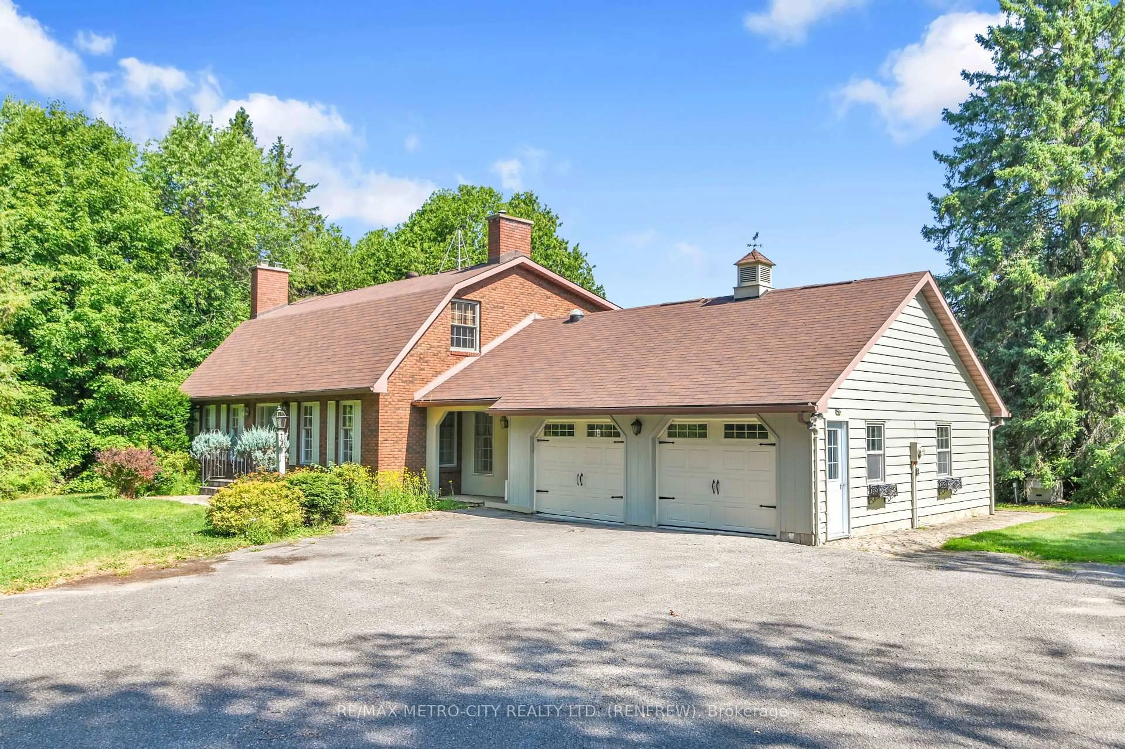 A pic from outside/outdoor area/front of a property/back of a property/a pic from drone, street for 2928 Burnstown Rd, Renfrew Ontario K7V 3Z4