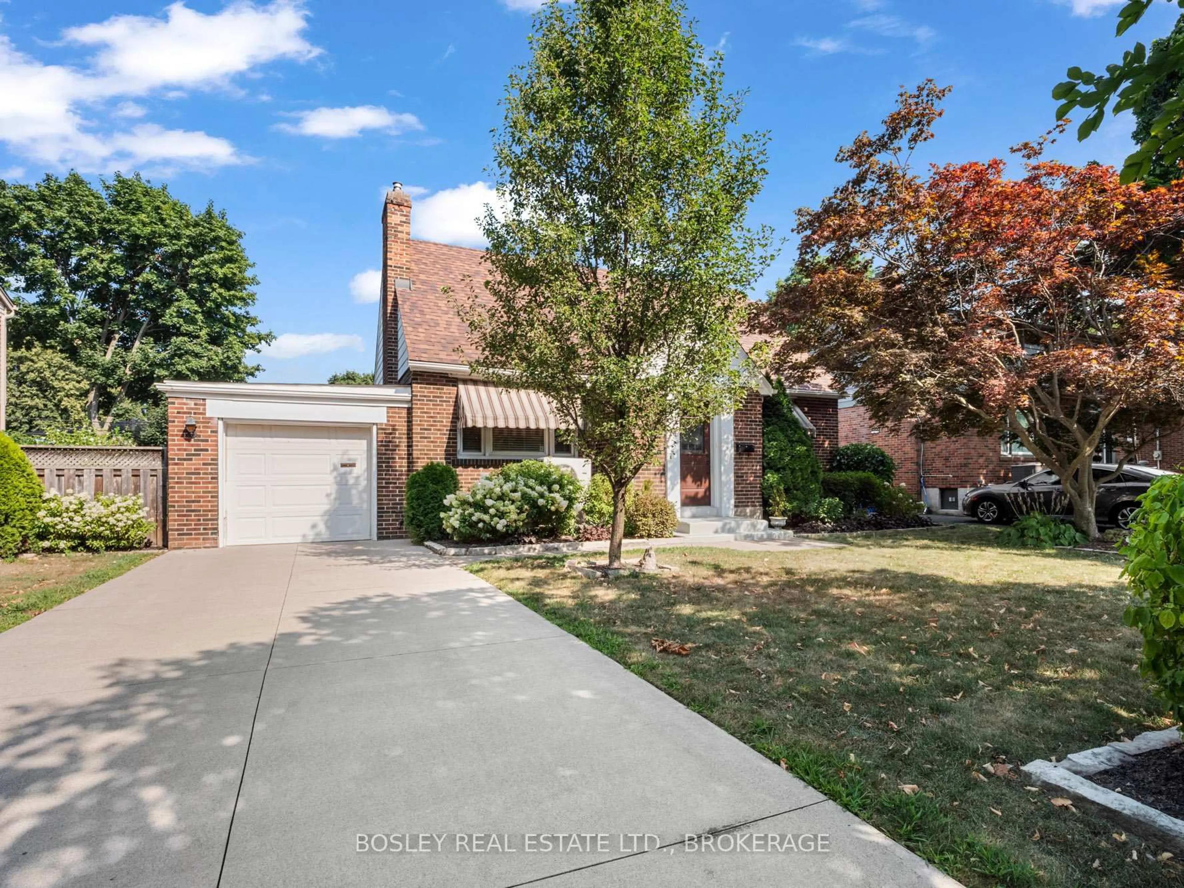 Home with brick exterior material, street for 10 Cameron Rd, St. Catharines Ontario L2P 3E2