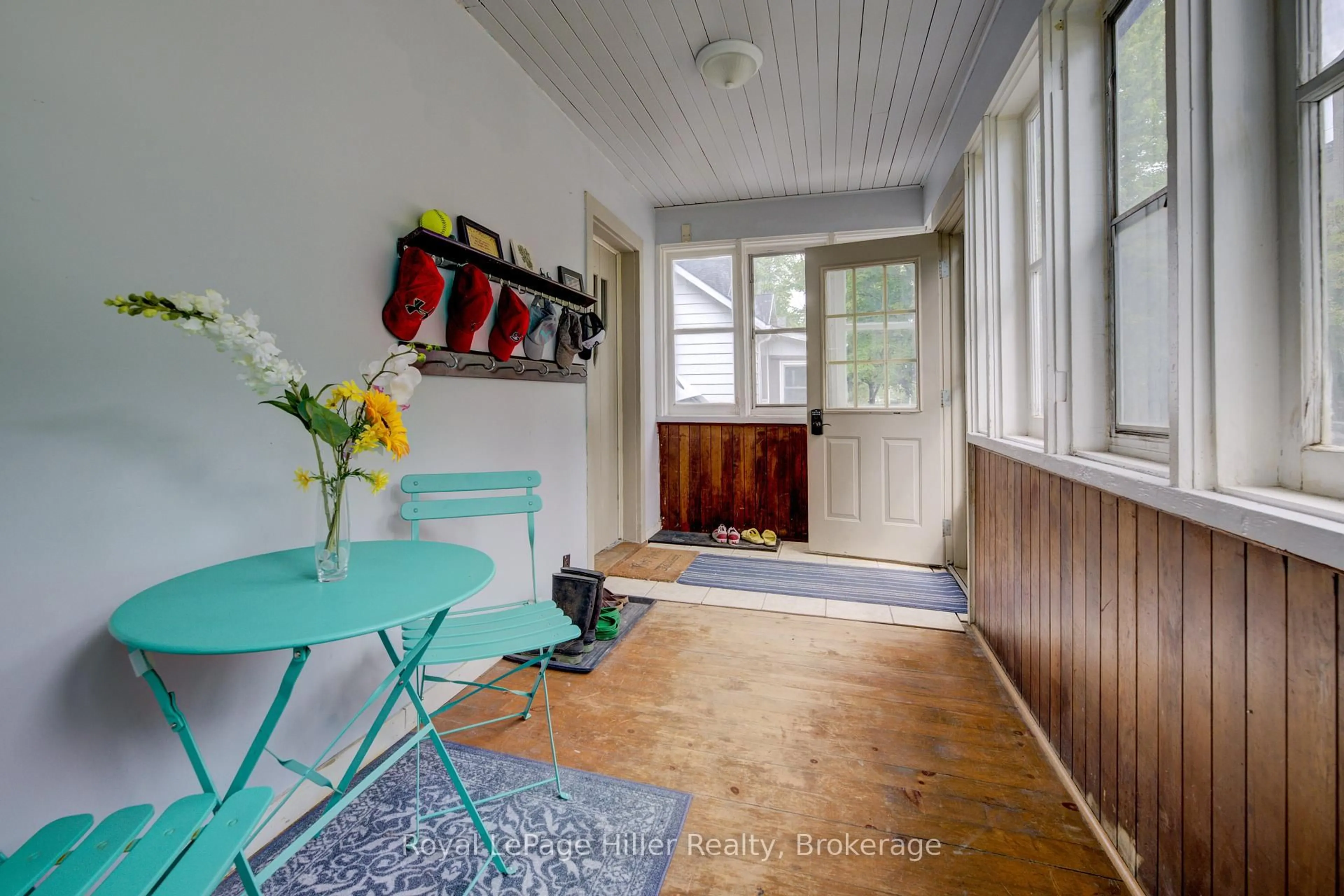 Indoor entryway for 104 Trinity St, Stratford Ontario N5A 4P6