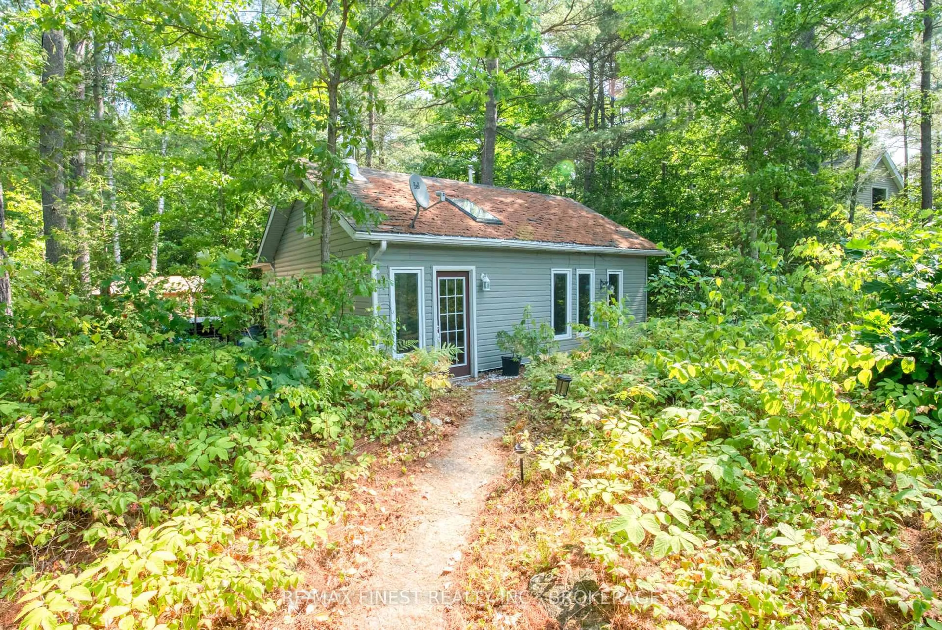 Shed for 1036A Twin Lake Lane, Sharbot Lake Ontario K0H 2P0