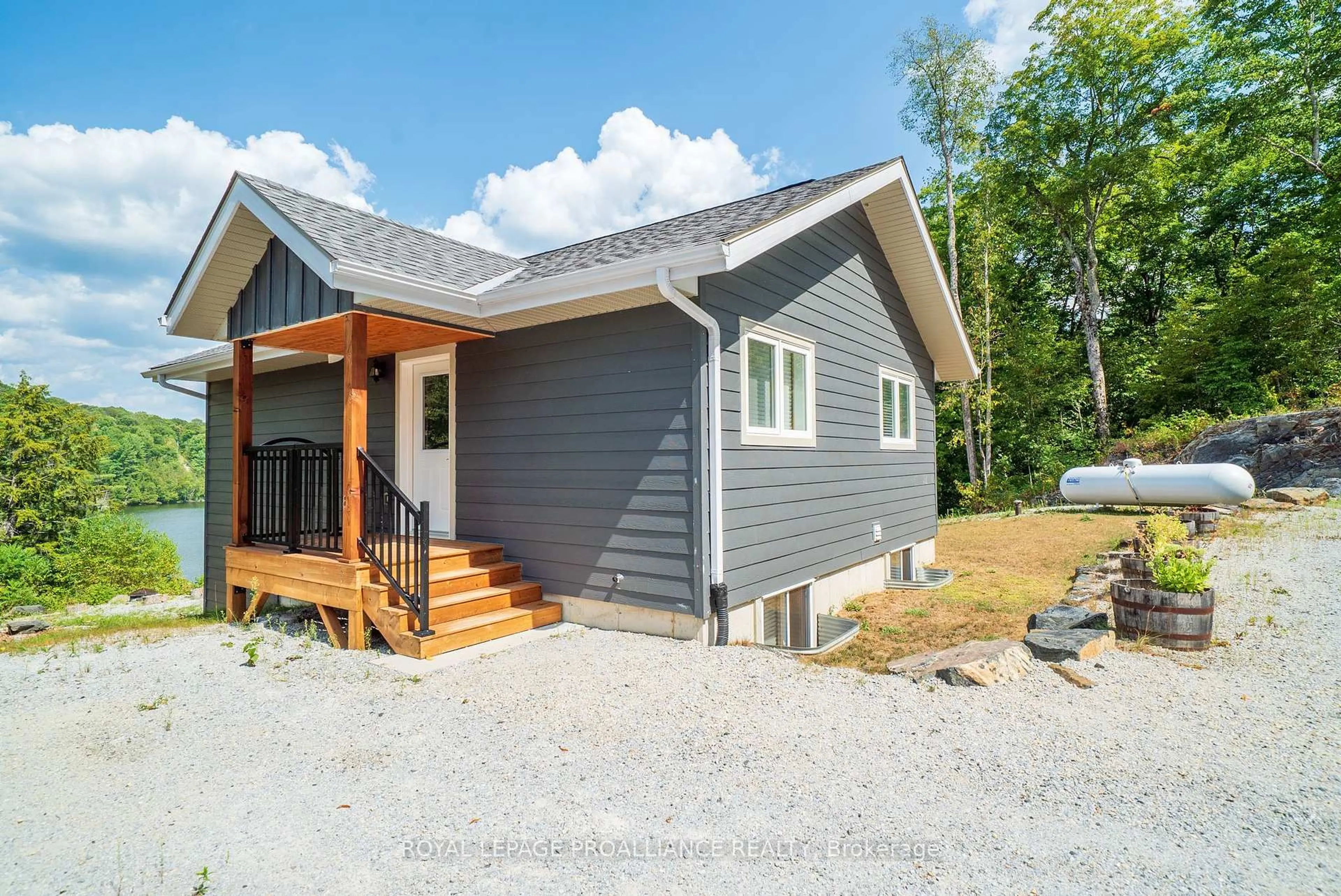 Home with vinyl exterior material, unknown for 1053C Granite Terrace Lane, Ompah Ontario K0H 2J0