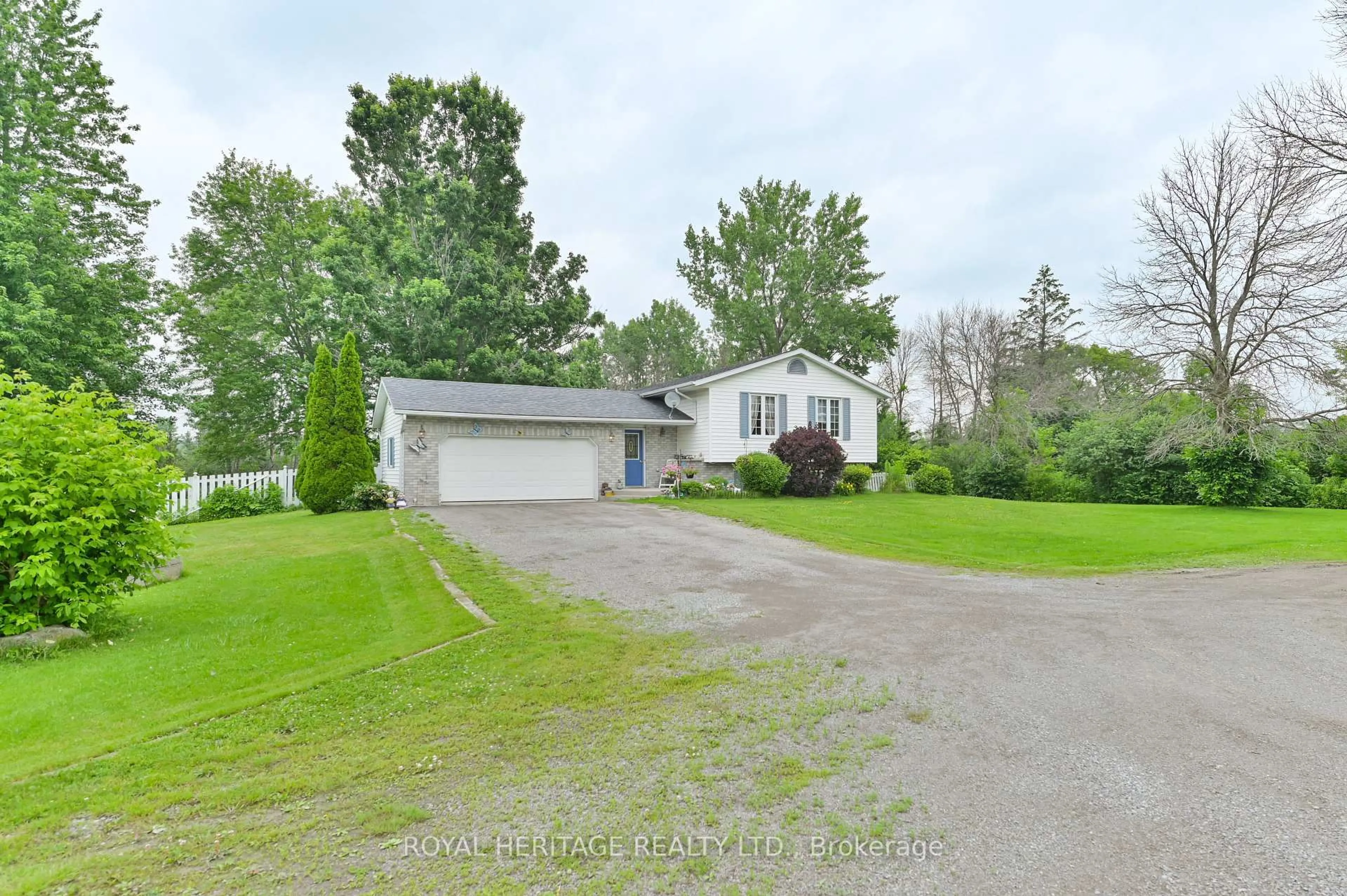 A pic from outside/outdoor area/front of a property/back of a property/a pic from drone, water/lake/river/ocean view for 1321C Airport Pkwy, Belleville Ontario K8N 4Z6