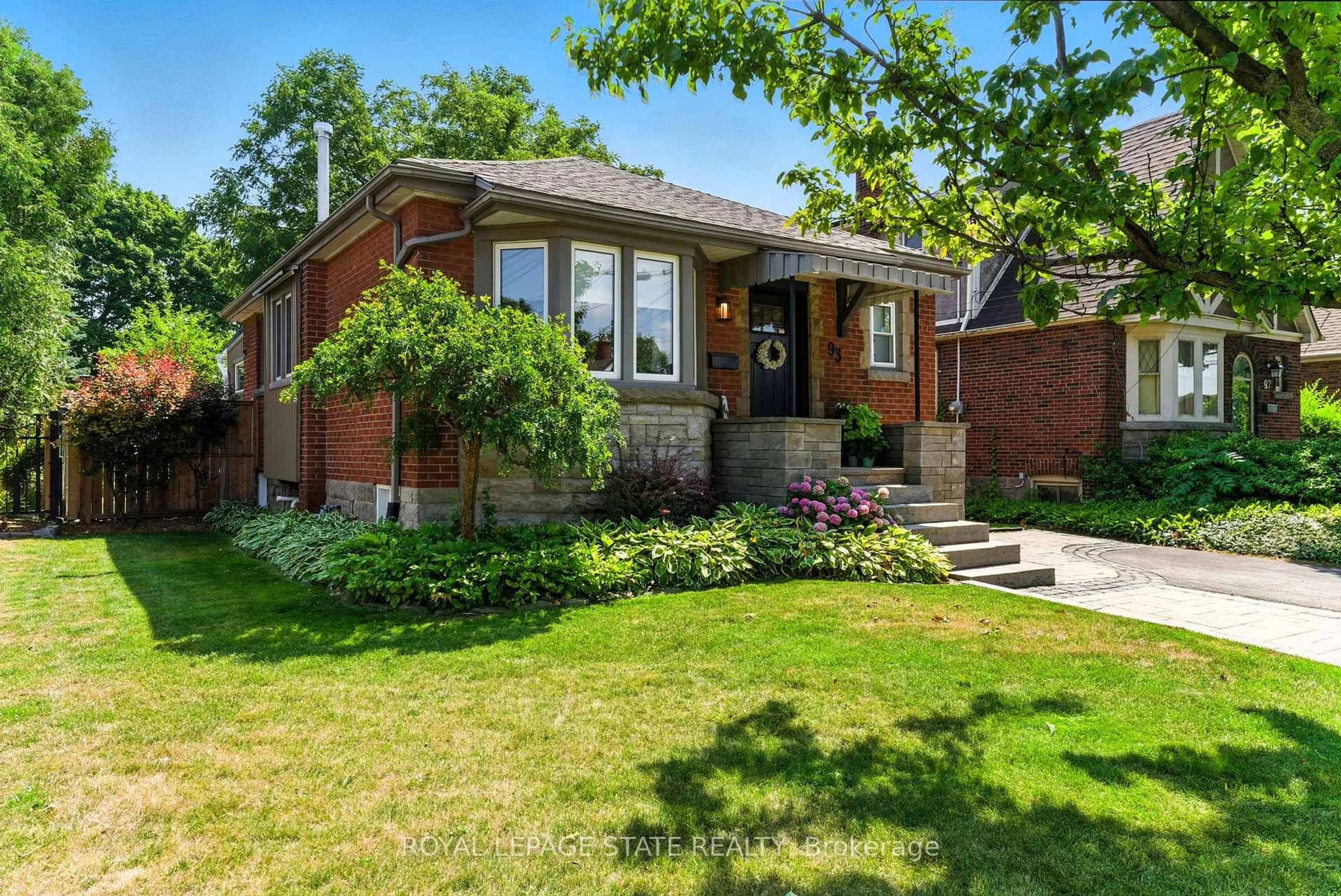 Home with brick exterior material, street for 93 Highcliffe Ave, Hamilton Ontario L9A 3L3