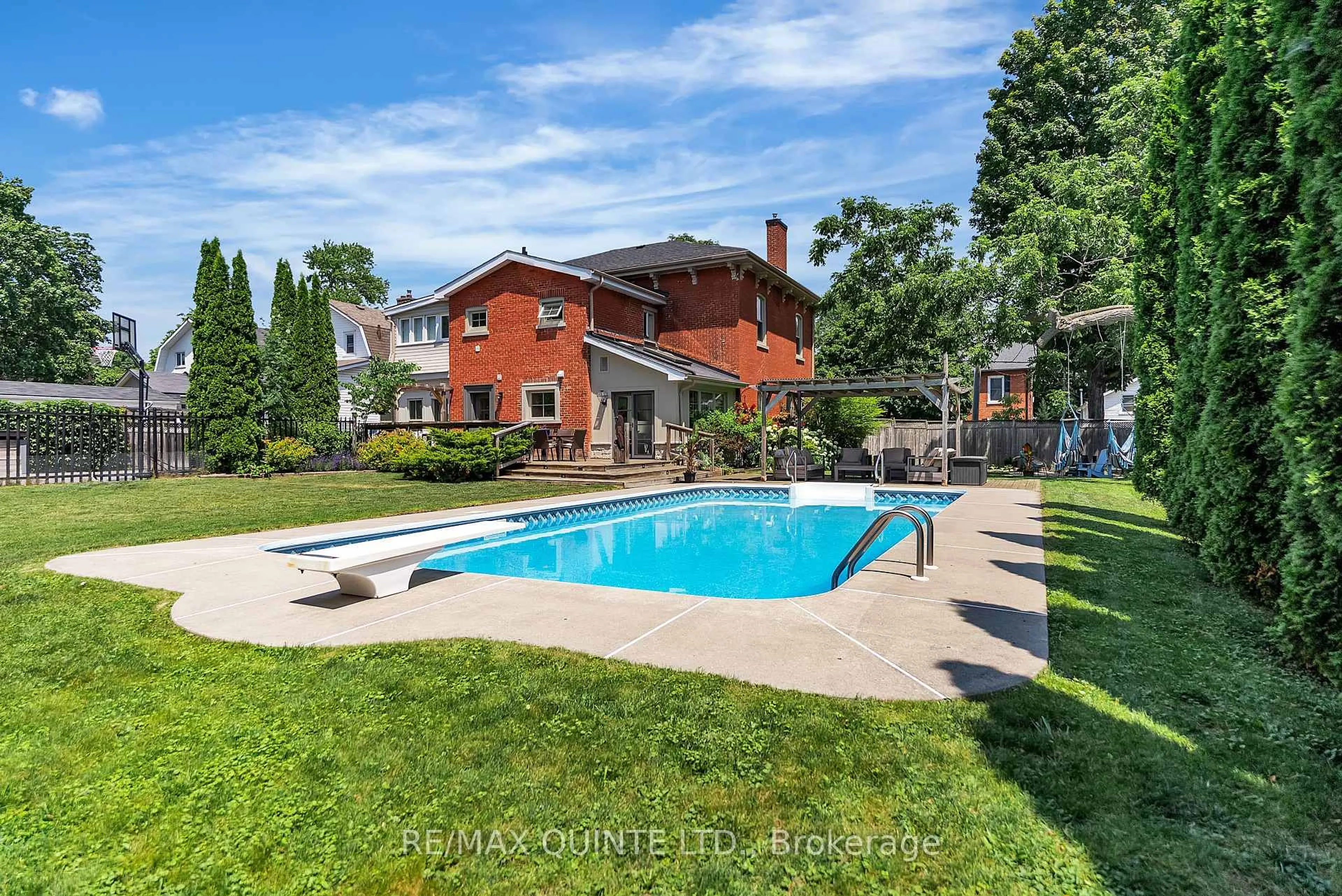 Pool for 246 Charles St, Belleville Ontario K8N 3M5