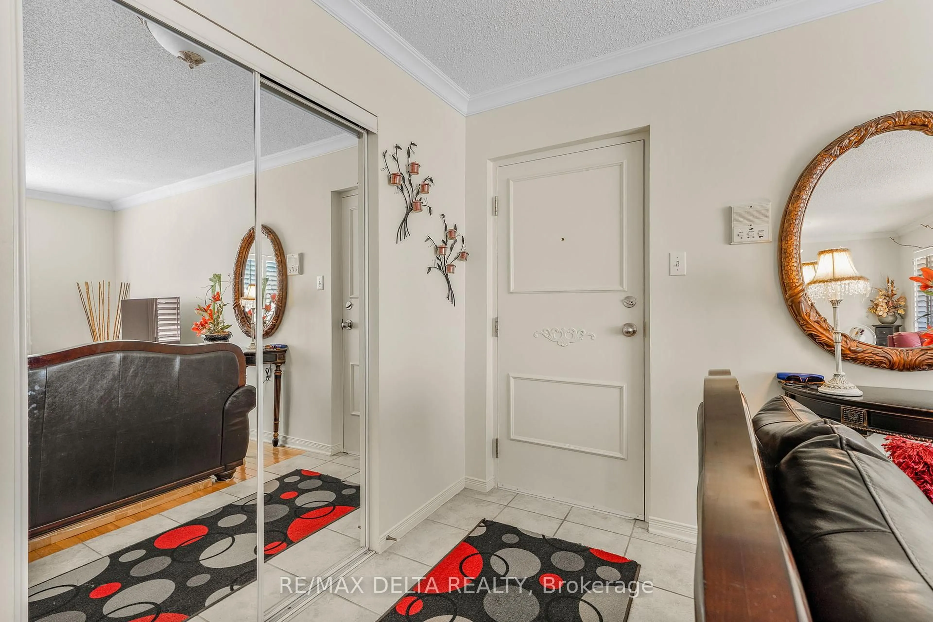 Indoor entryway for 669 Spence Ave #5, Hawkesbury Ontario K6A 3S2